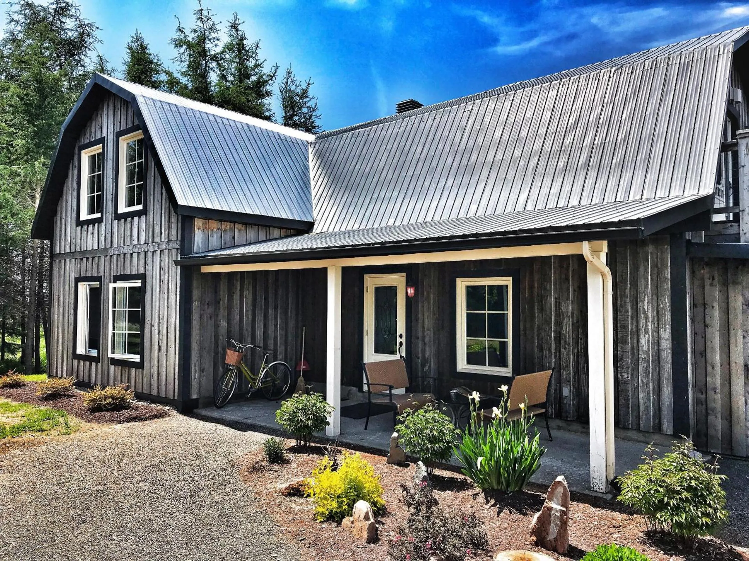 Property building in La Ruelle Hébergement
