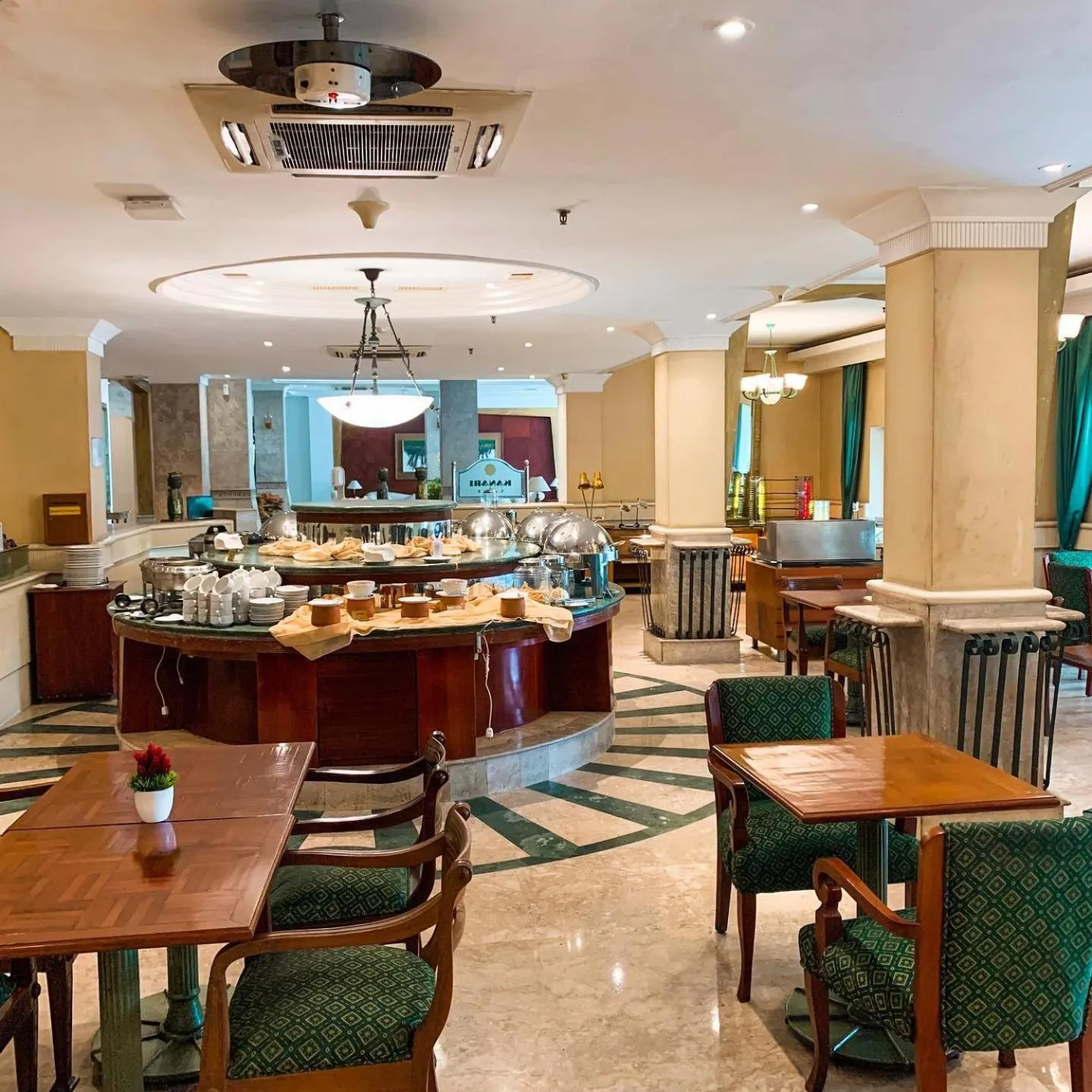 Restaurant/places to eat in Hotel Salak The Heritage Bogor