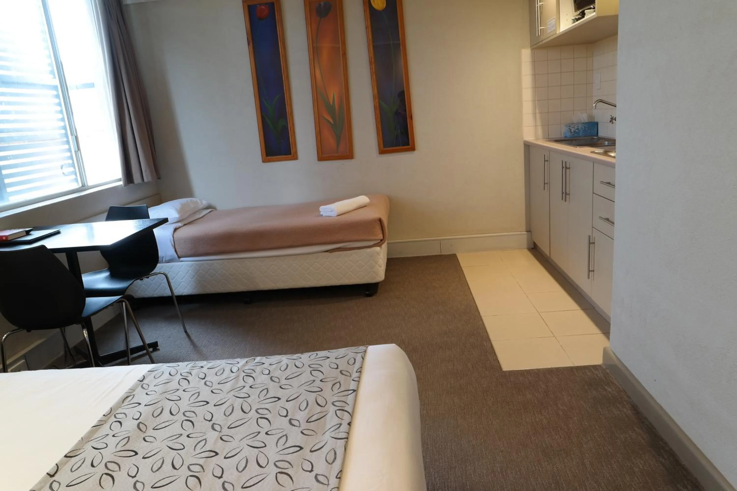Photo of the whole room, Bed in Parkville Place Serviced Apartments