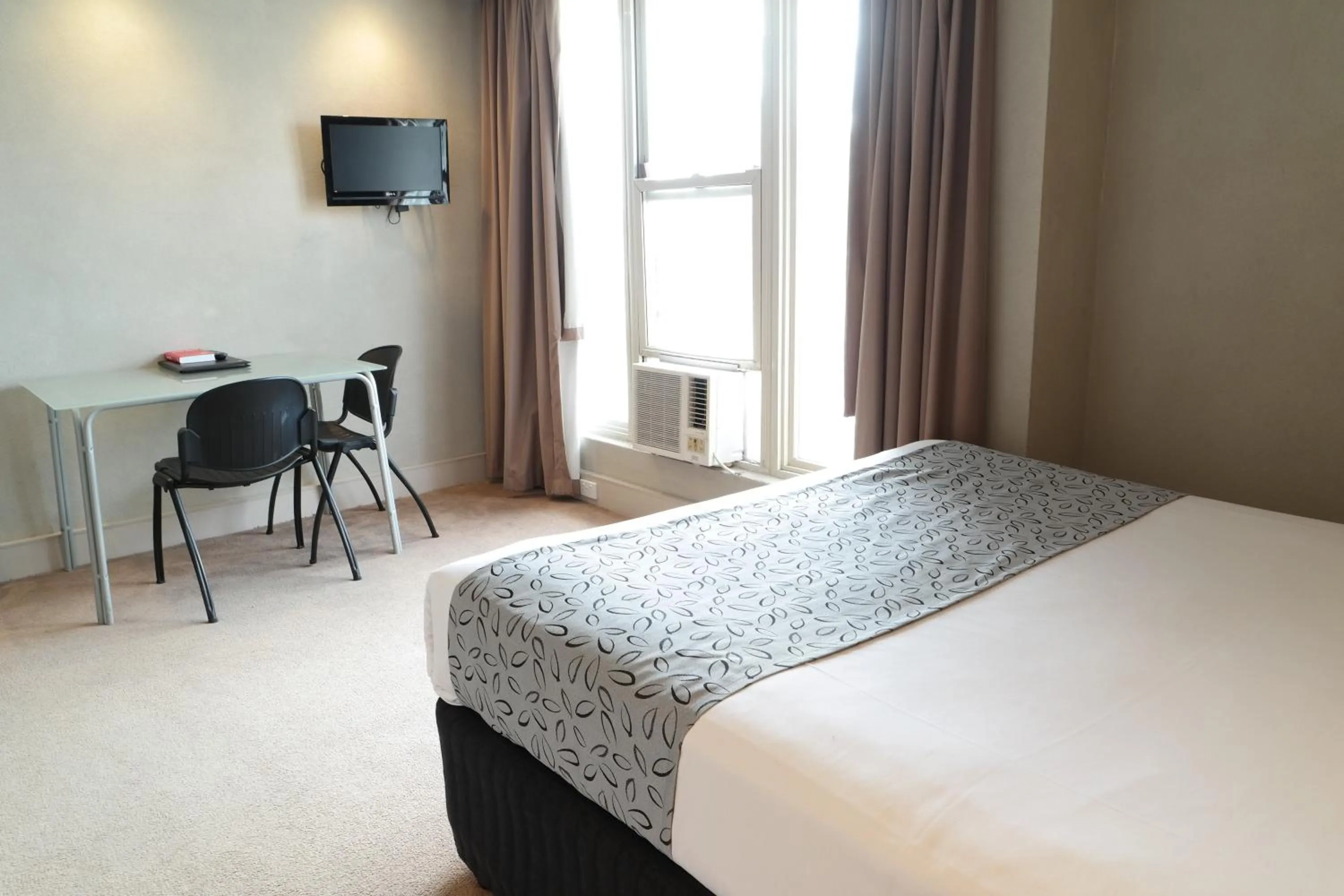 Day, Bed in Parkville Place Serviced Apartments