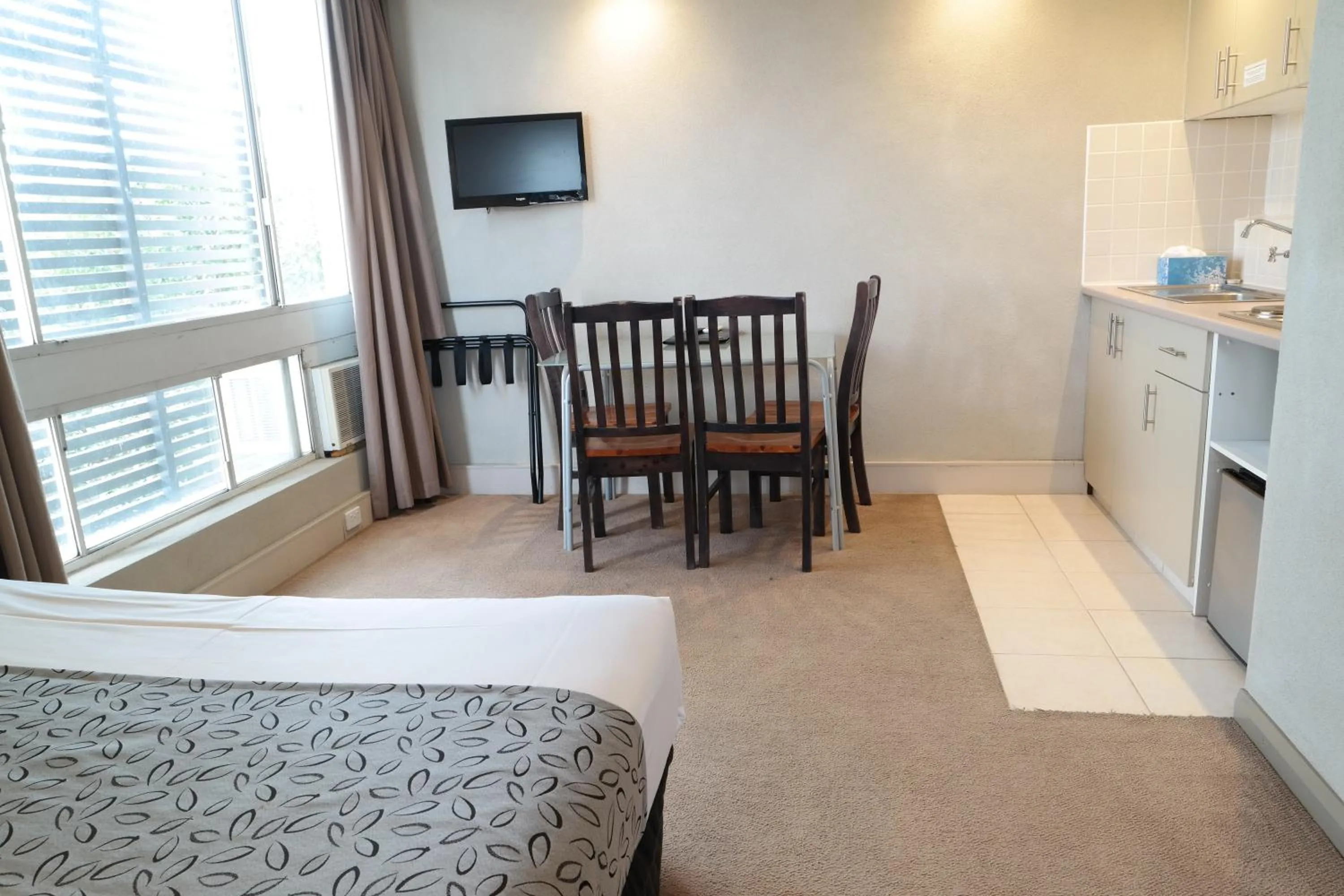 Dining area in Parkville Place Serviced Apartments