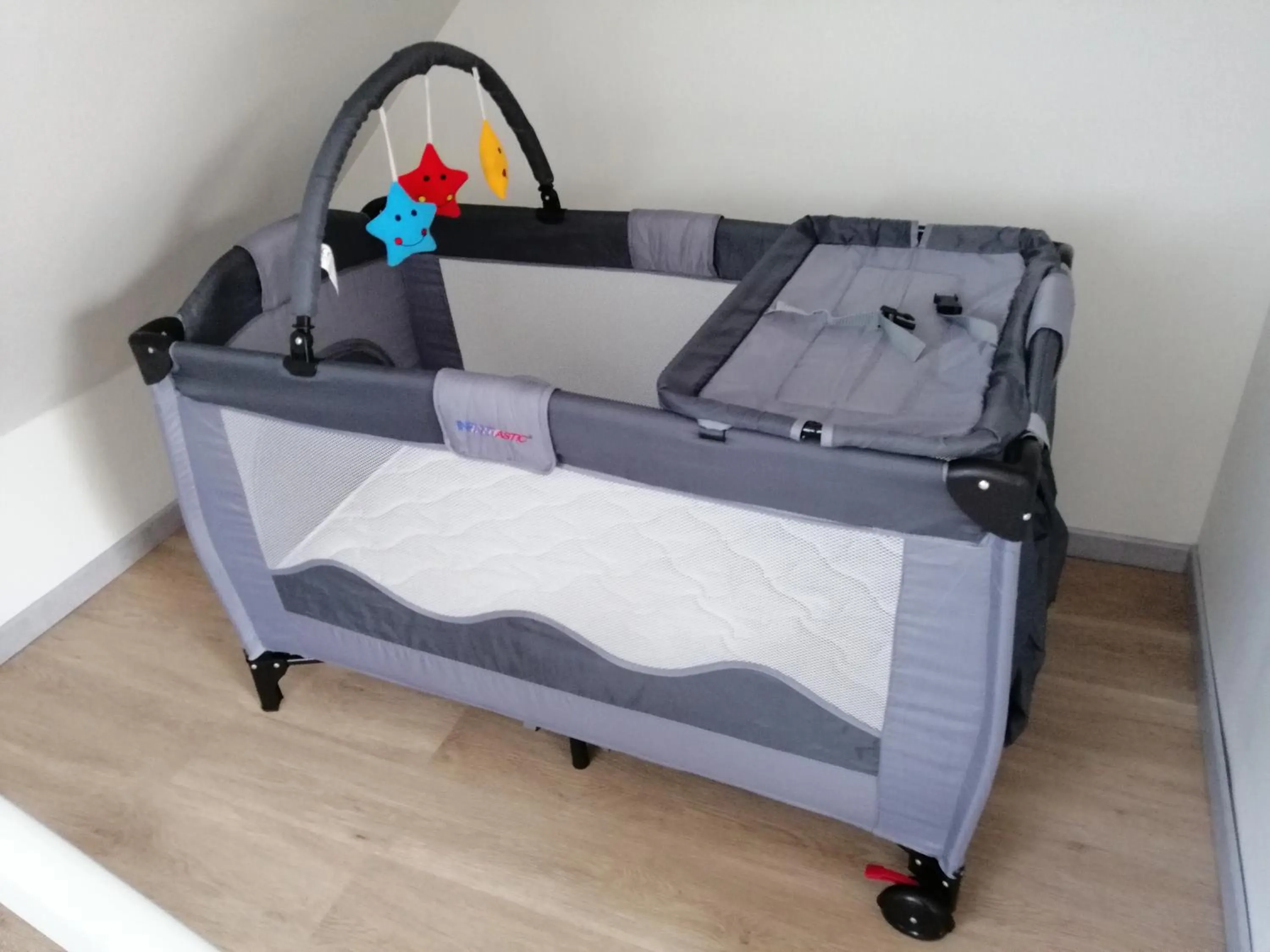 cot in B&B My Art House (Douai Centre)