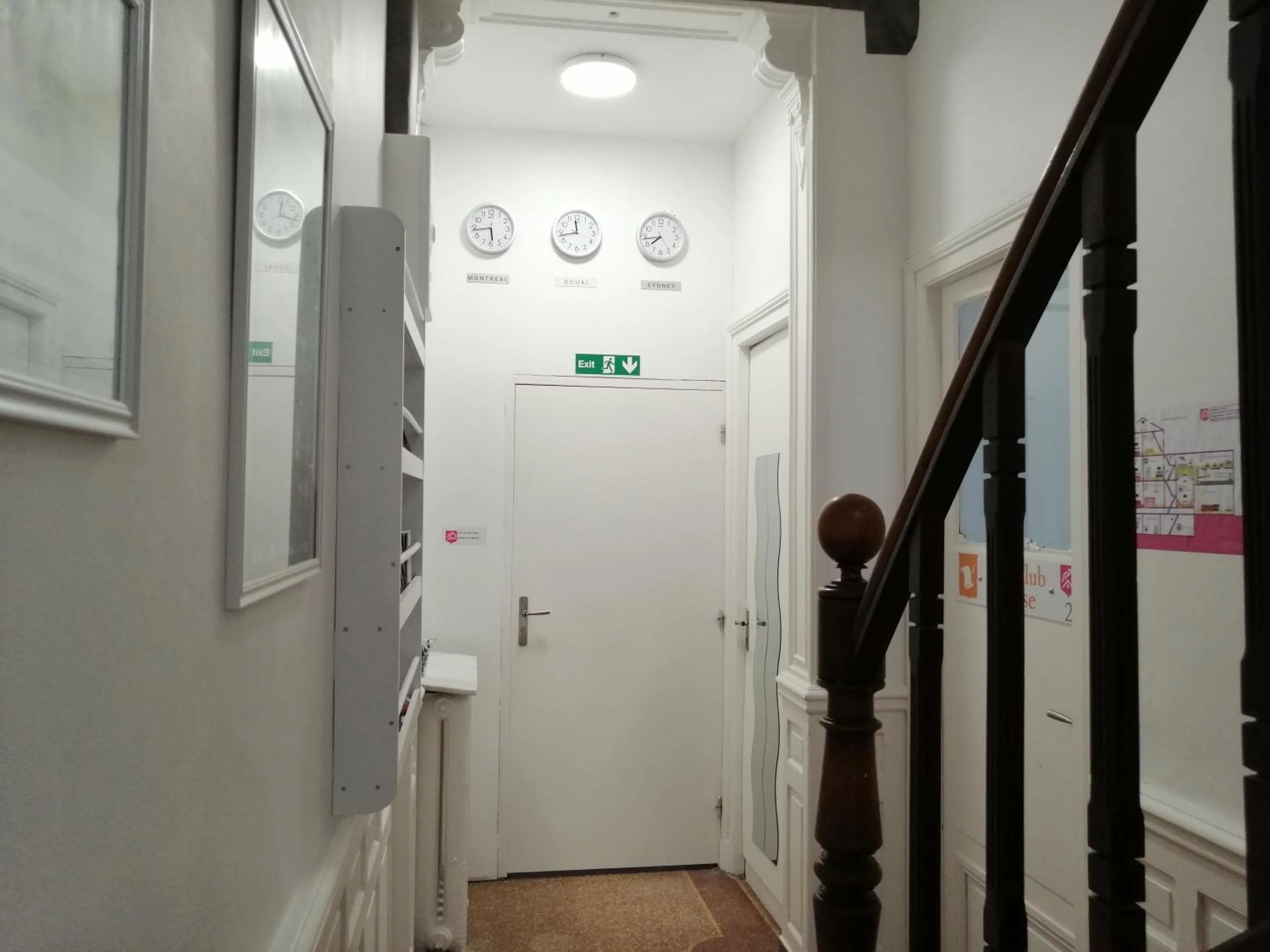 Lobby or reception in B&B My Art House (Douai Centre)