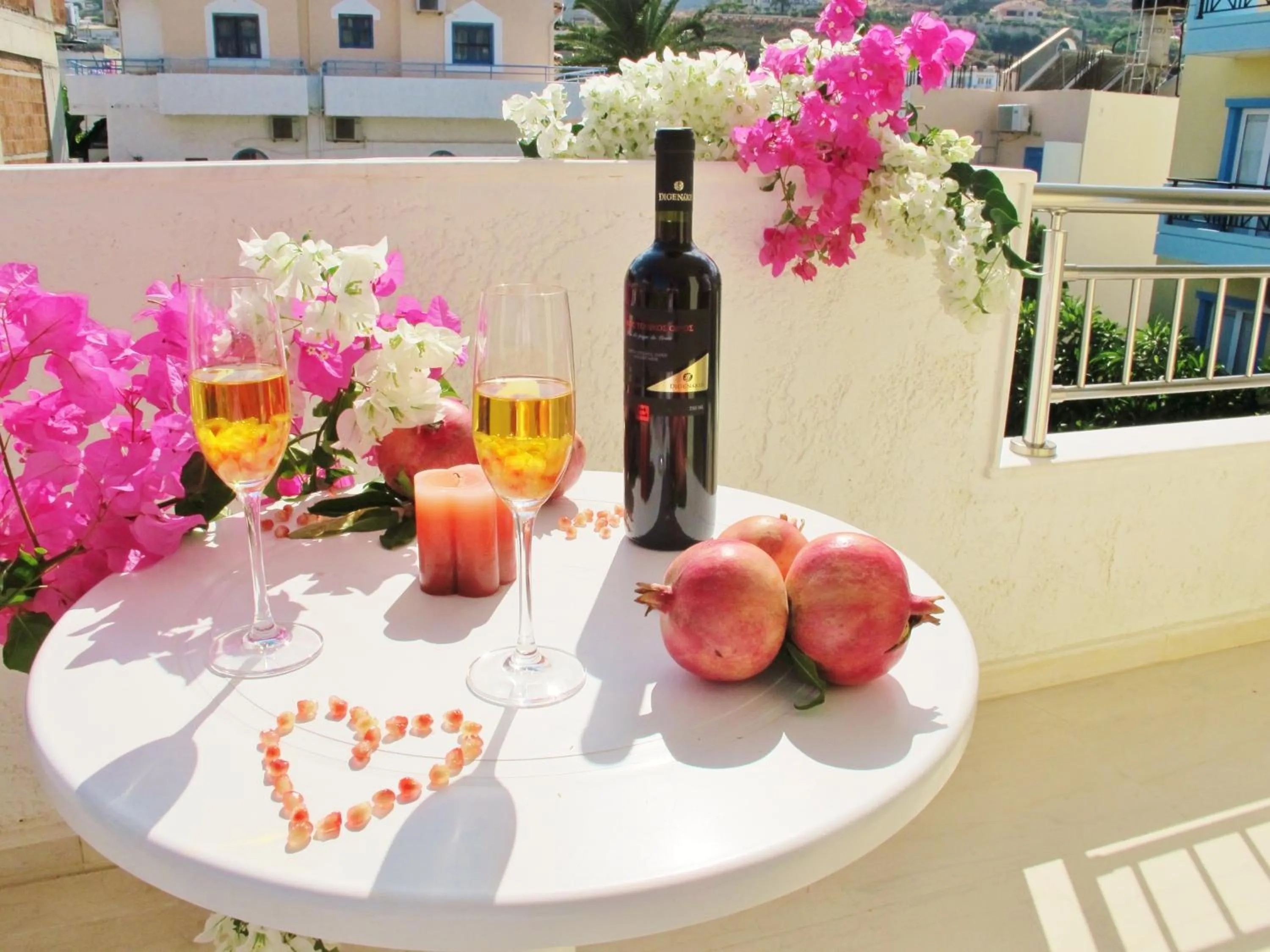 Alcoholic drinks in Apollonia Apartments