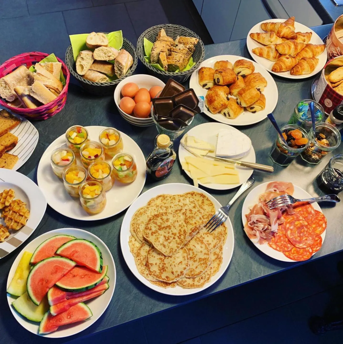 Buffet breakfast in Chambres d'hôtes - L'Ecurie Obernai