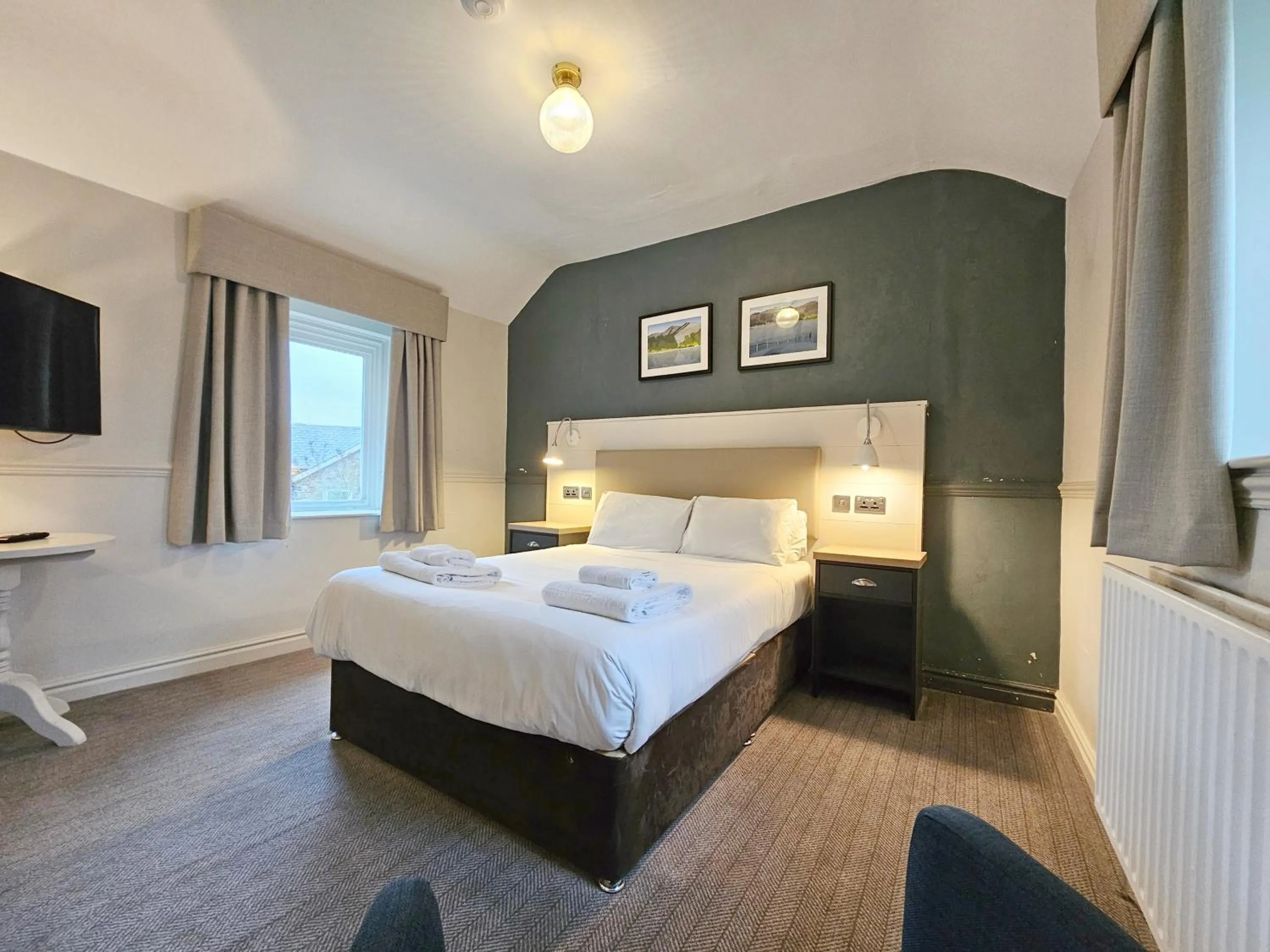 Bedroom, Bed in The Derwentwater Hotel