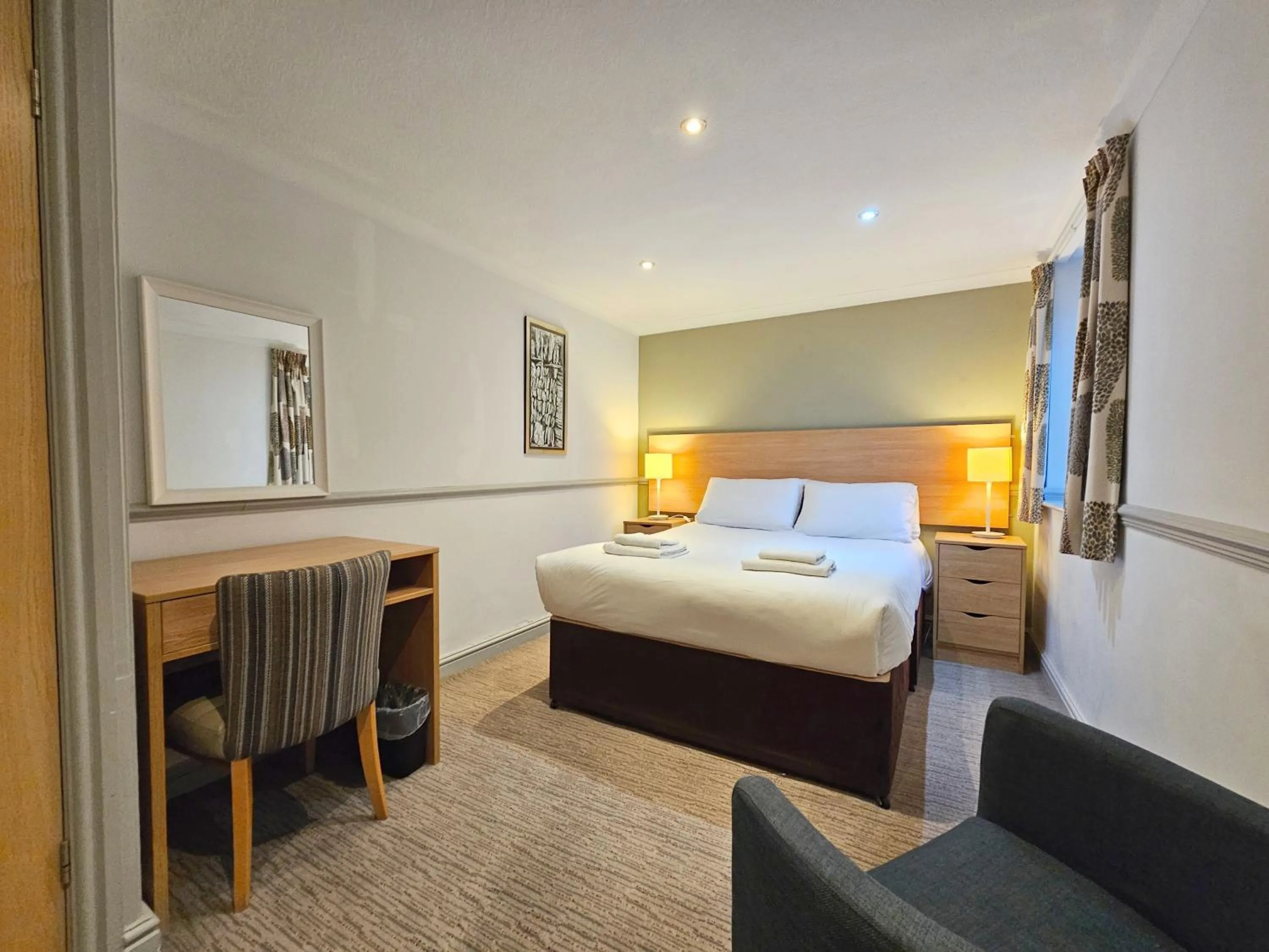 Photo of the whole room, Bed in The Derwentwater Hotel