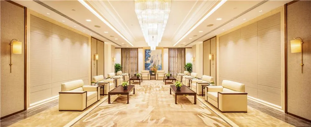 Howard Johnson New District Plaza ZiYang