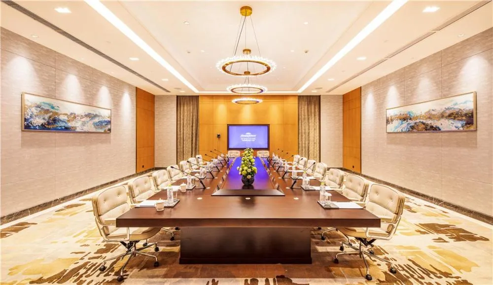 Howard Johnson New District Plaza ZiYang