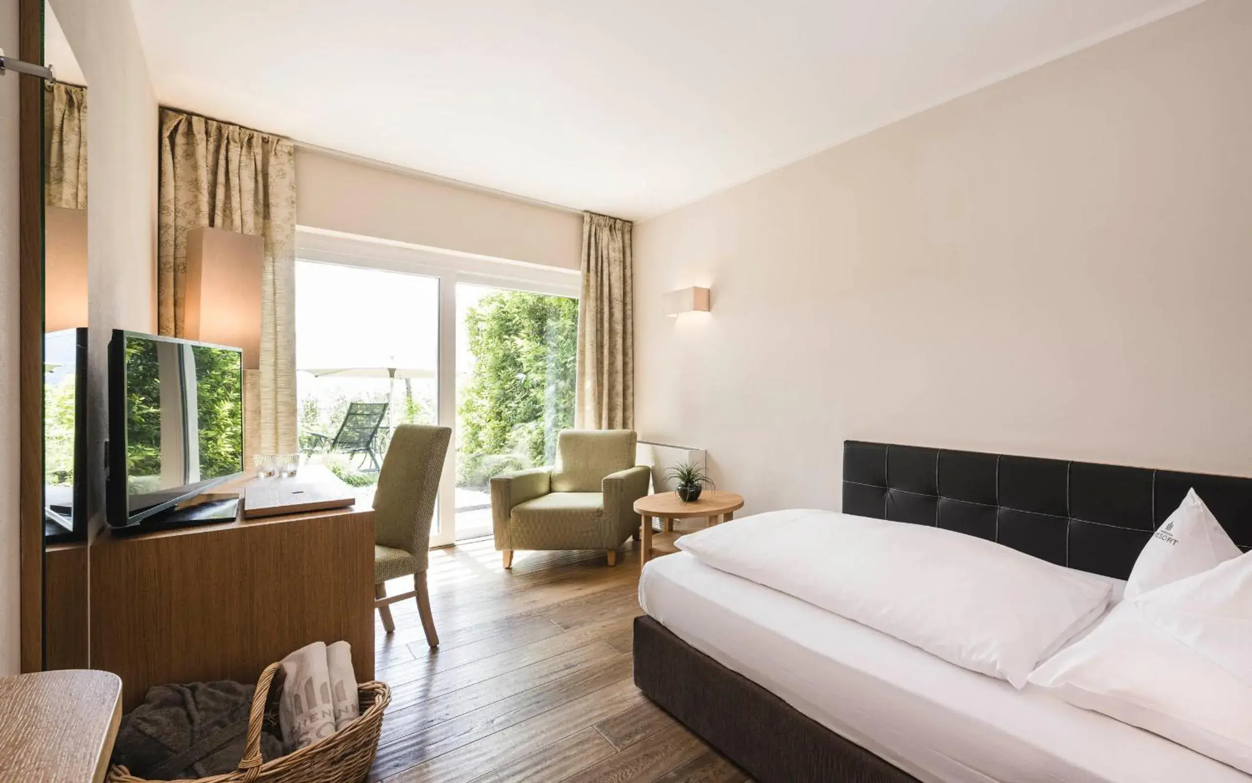 Single Room in Hotel Mitterplatt (Schenna Resort) Single Room in Hotel Mitterplatt (Schenna Resort)