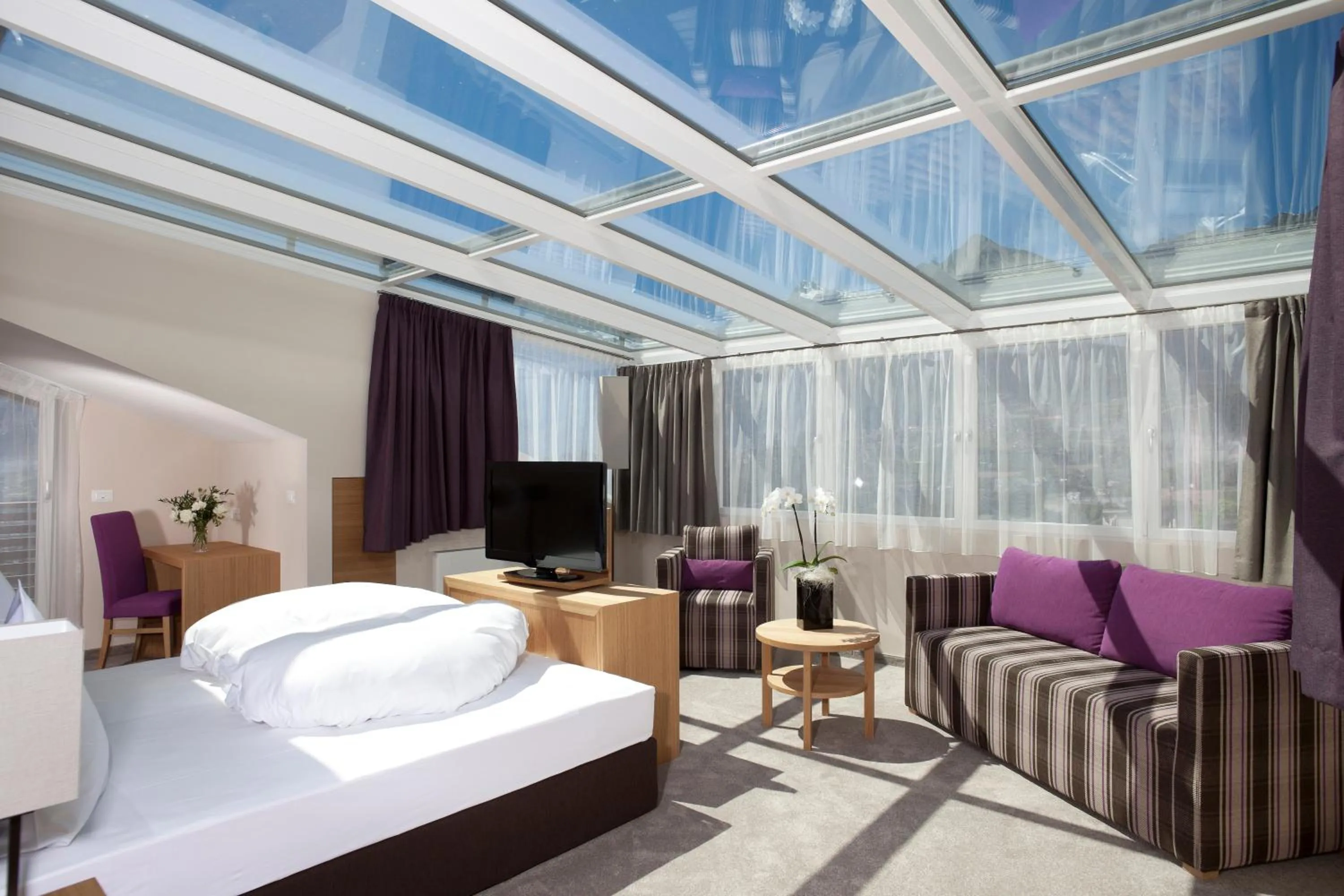 Bed in Hotel Mitterplatt (Schenna Resort)