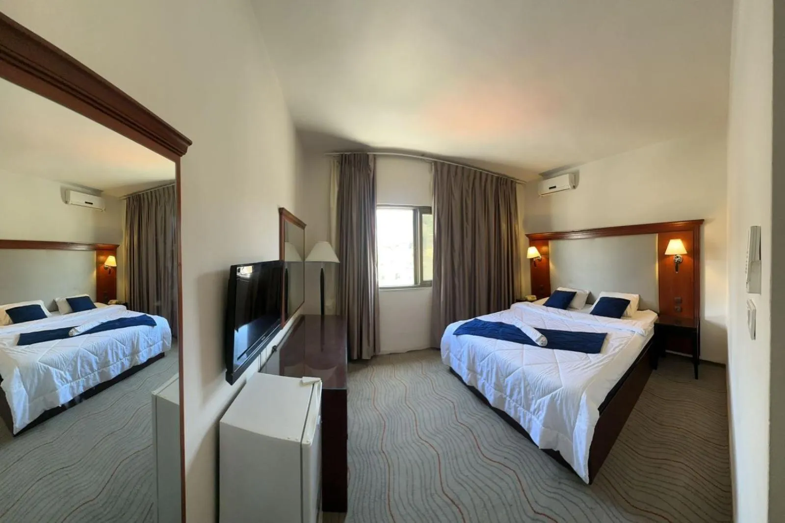 Property building, Bed in Amman Pasha Hotel
