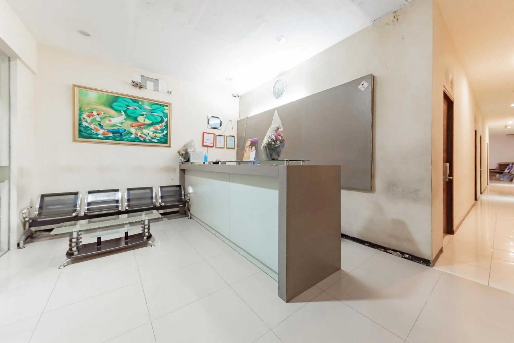 Lobby or reception in RedDoorz near Pasar Tarapung Siring Banjarmasin