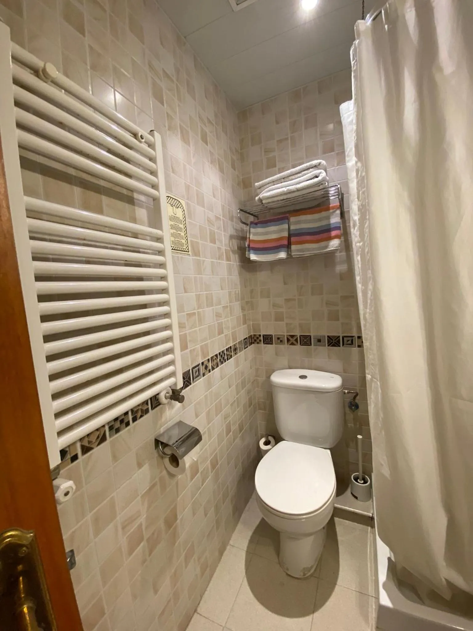 Bathroom in Pensión Coral