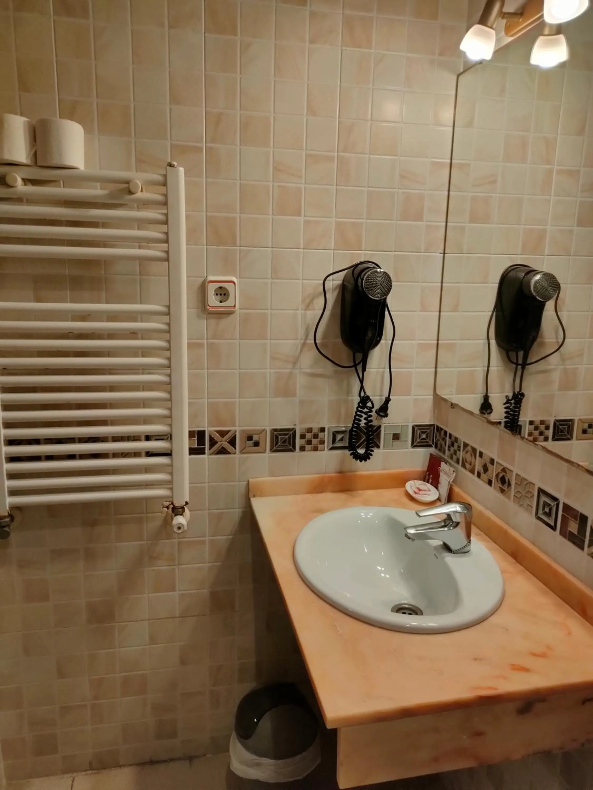 Bathroom in Pensión Coral