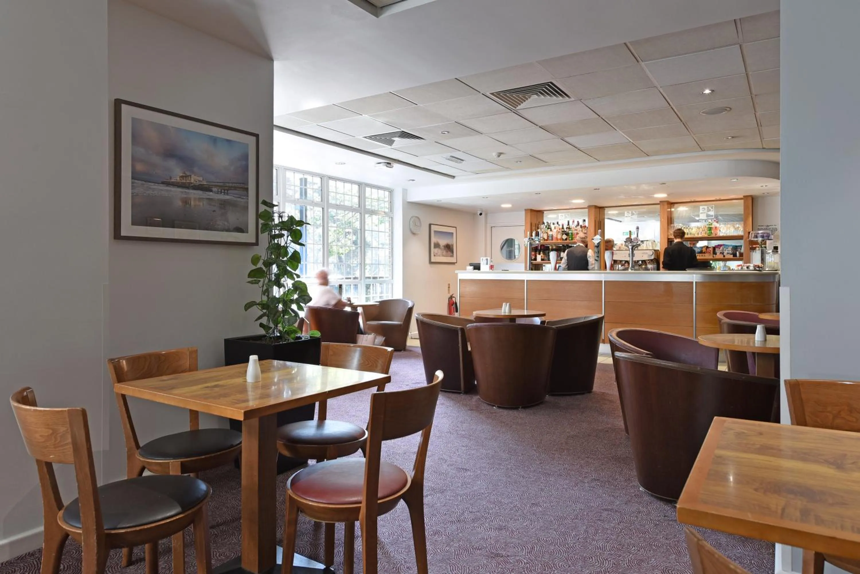 Restaurant/places to eat in The Lodge At Meyrick Park