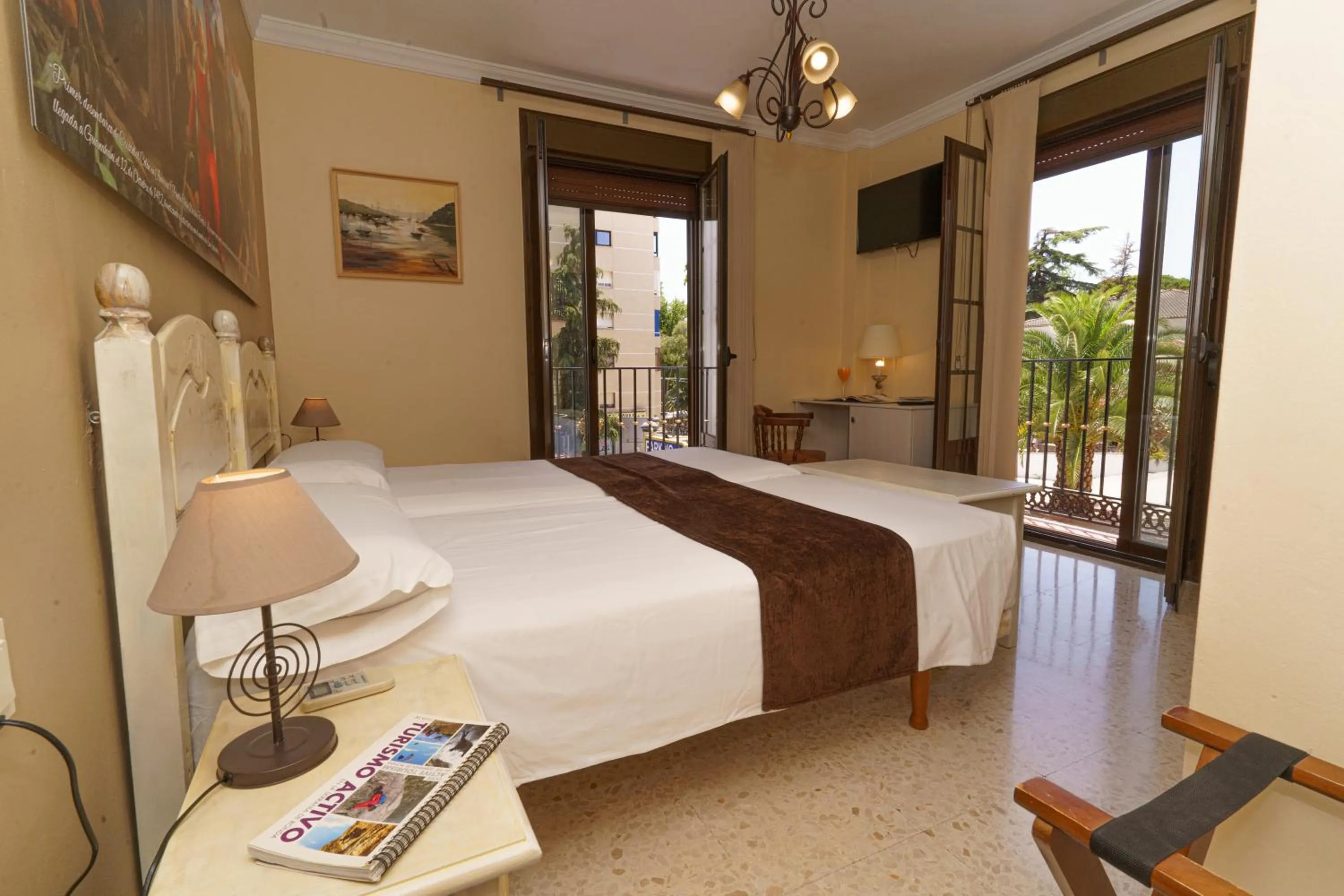 View (from property/room), Bed in Hotel Colón