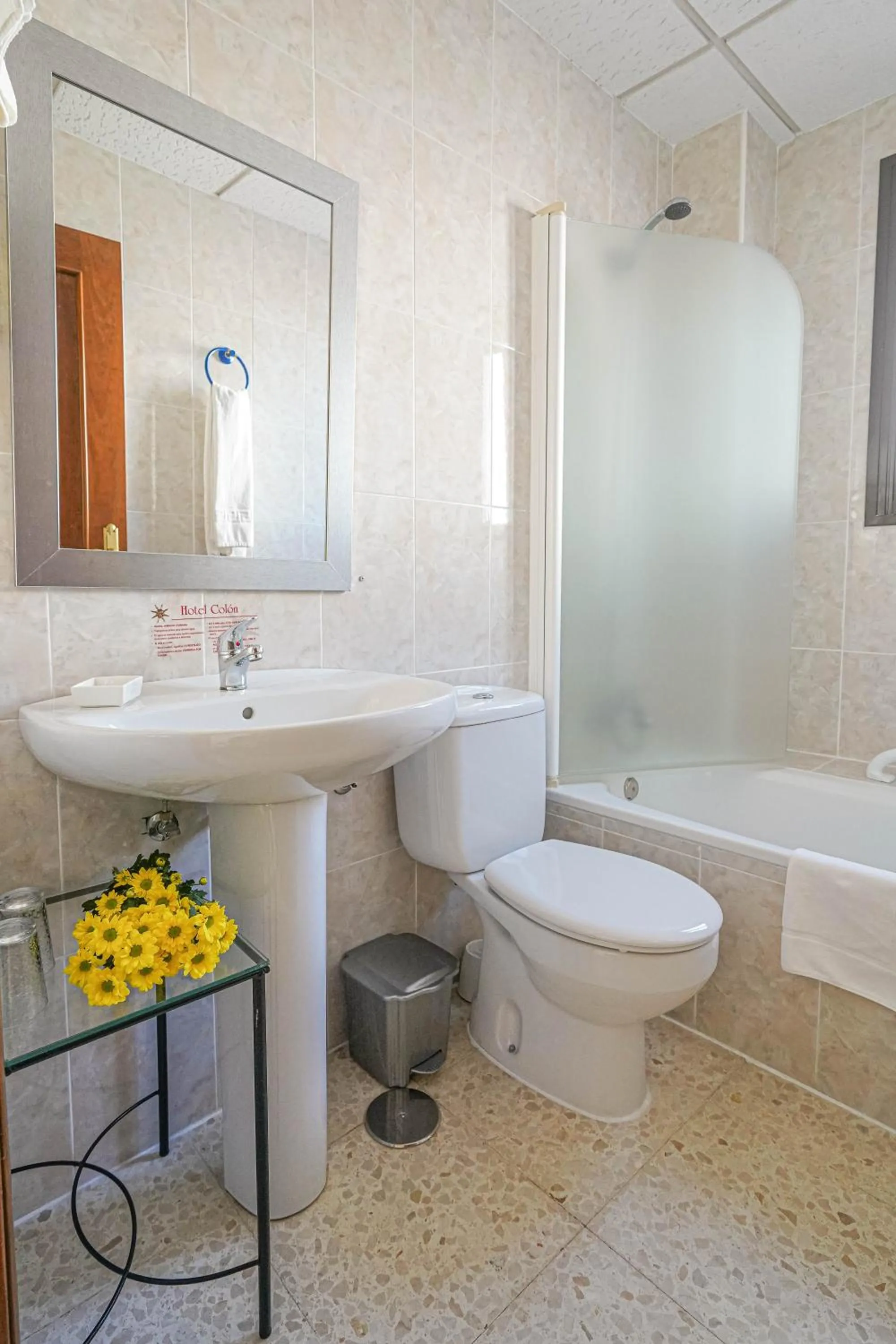 Bathroom in Hotel Colón