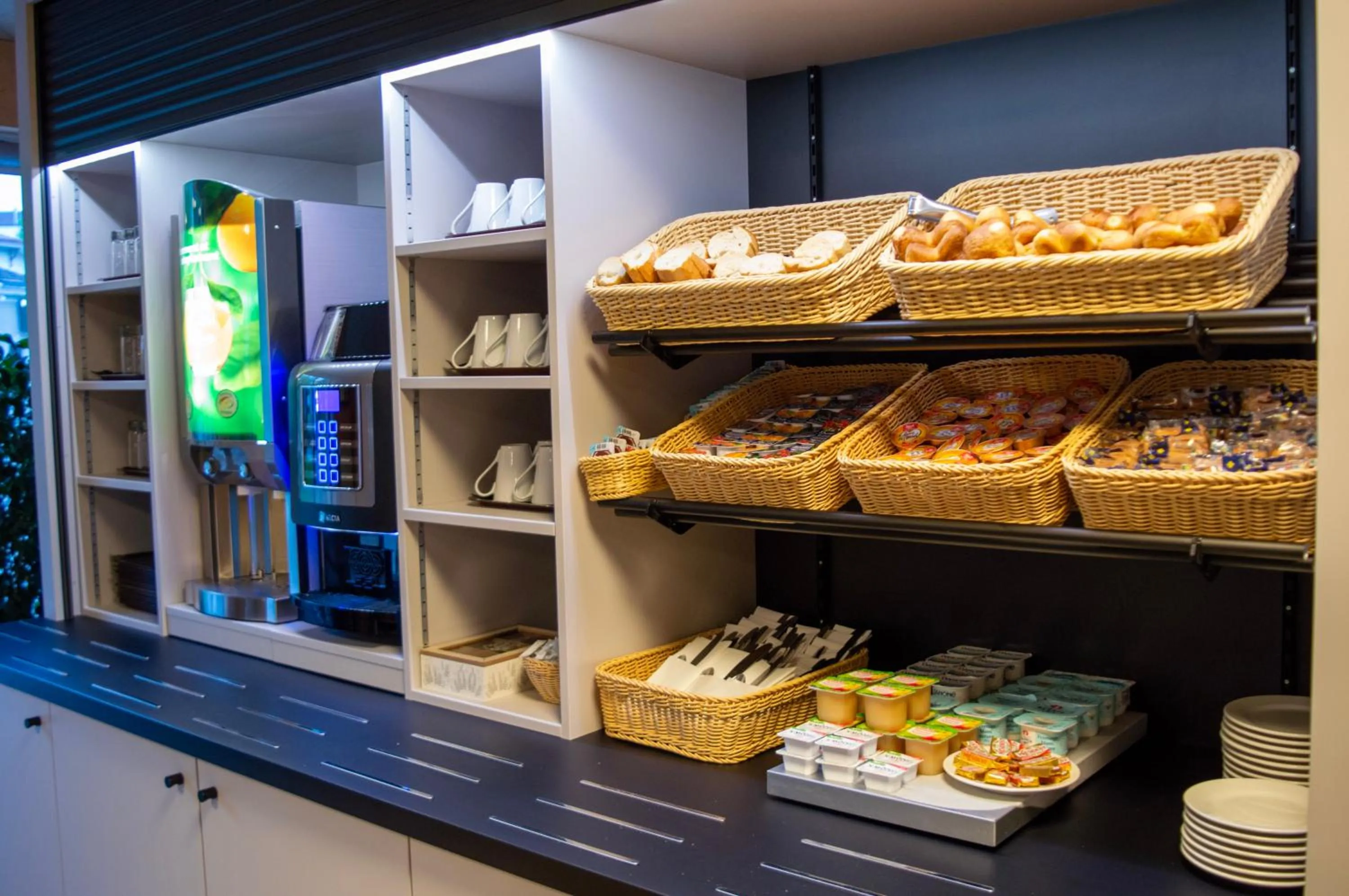 Breakfast in Hotel des Lauriers Roses