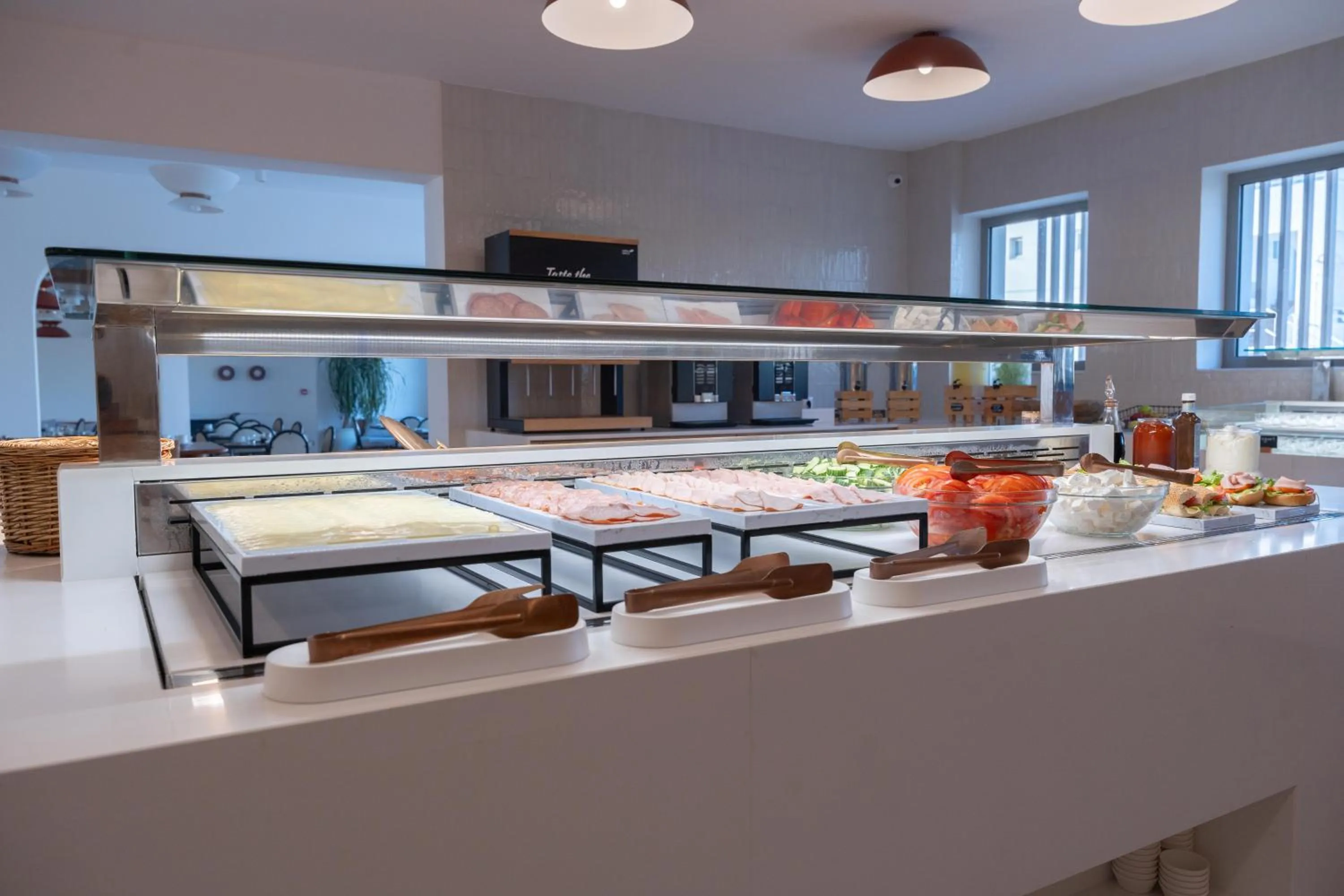 Restaurant/places to eat in Orion Hotel