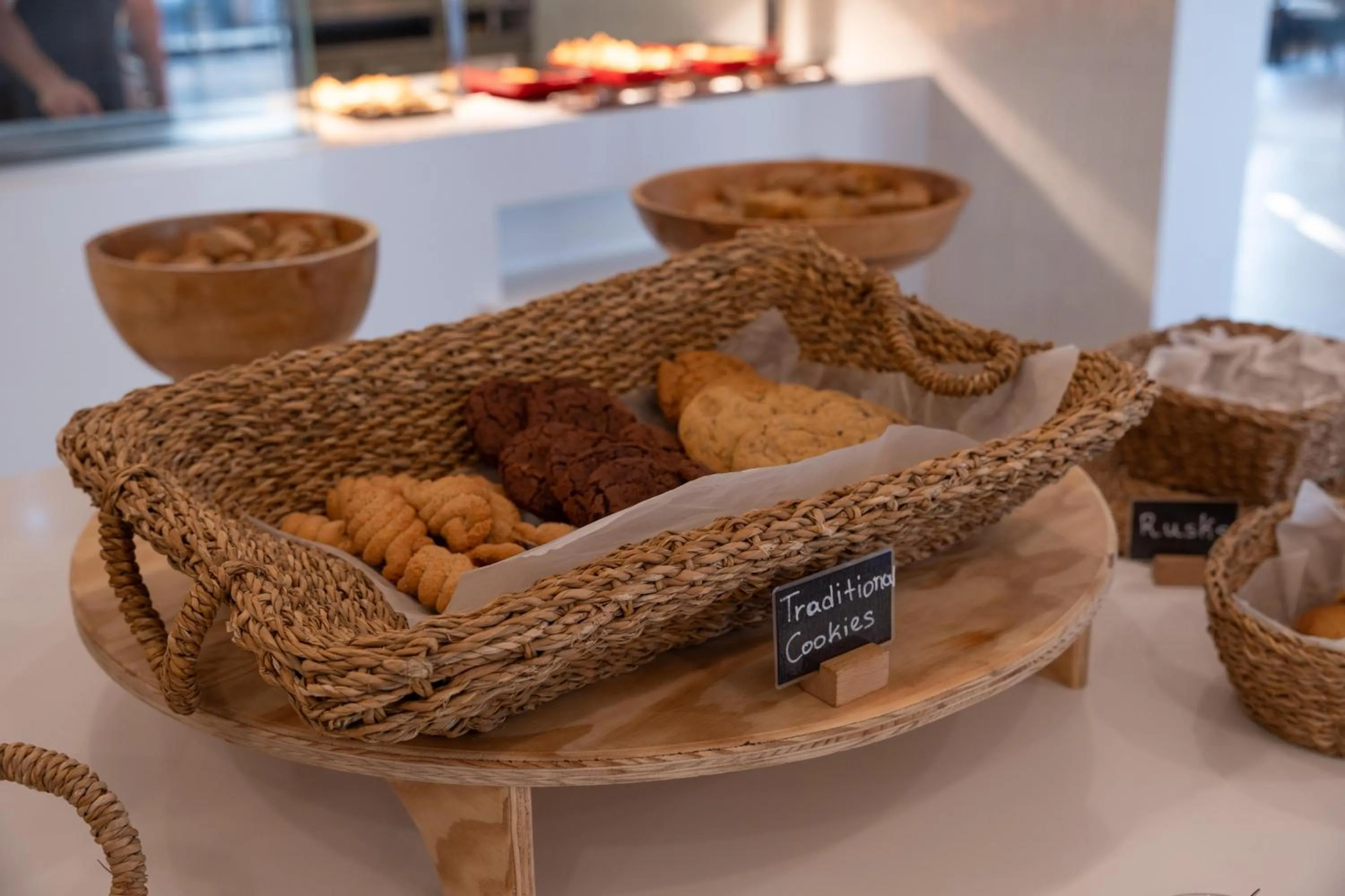 Restaurant/places to eat in Orion Hotel