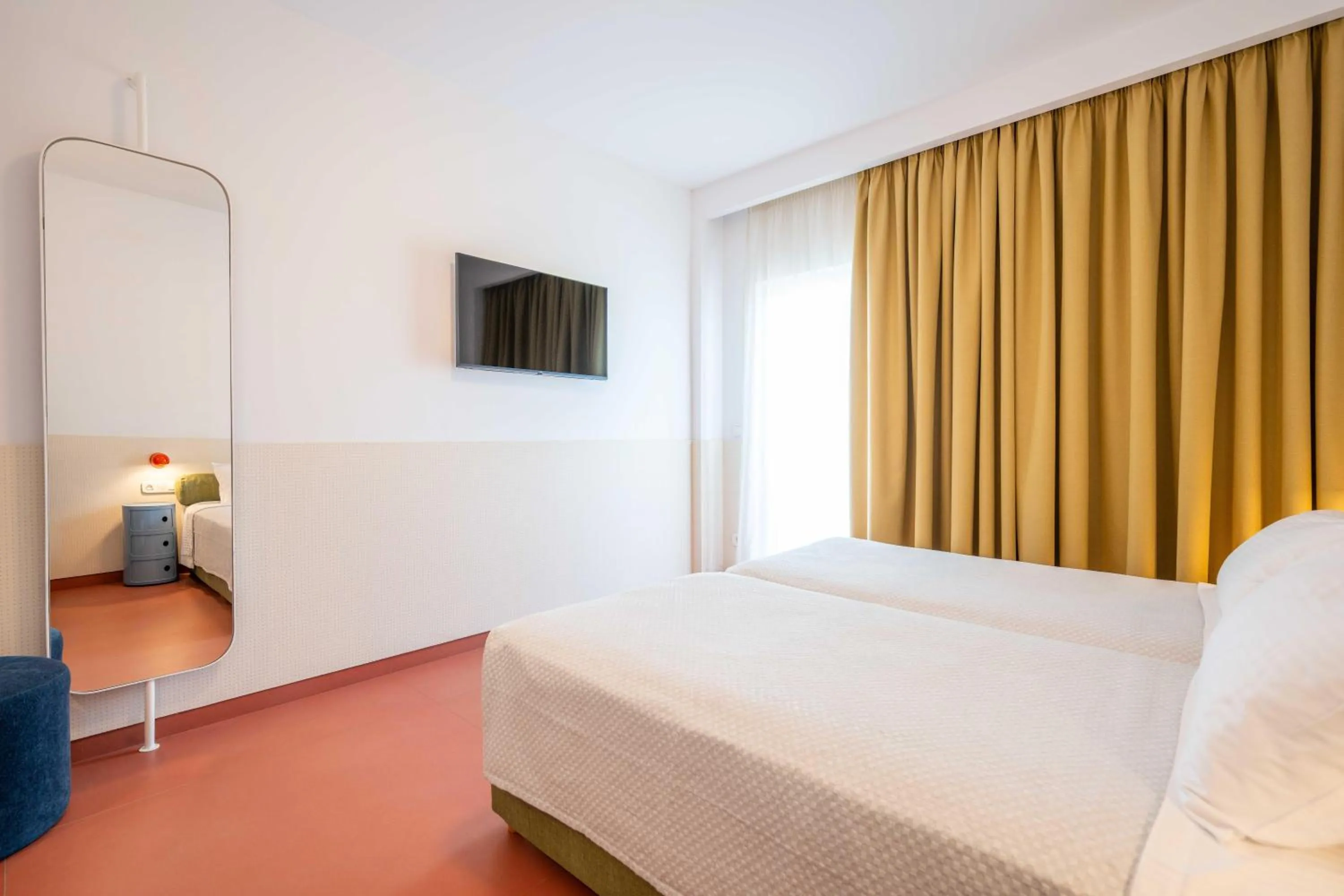 Photo of the whole room, Bed in Orion Hotel