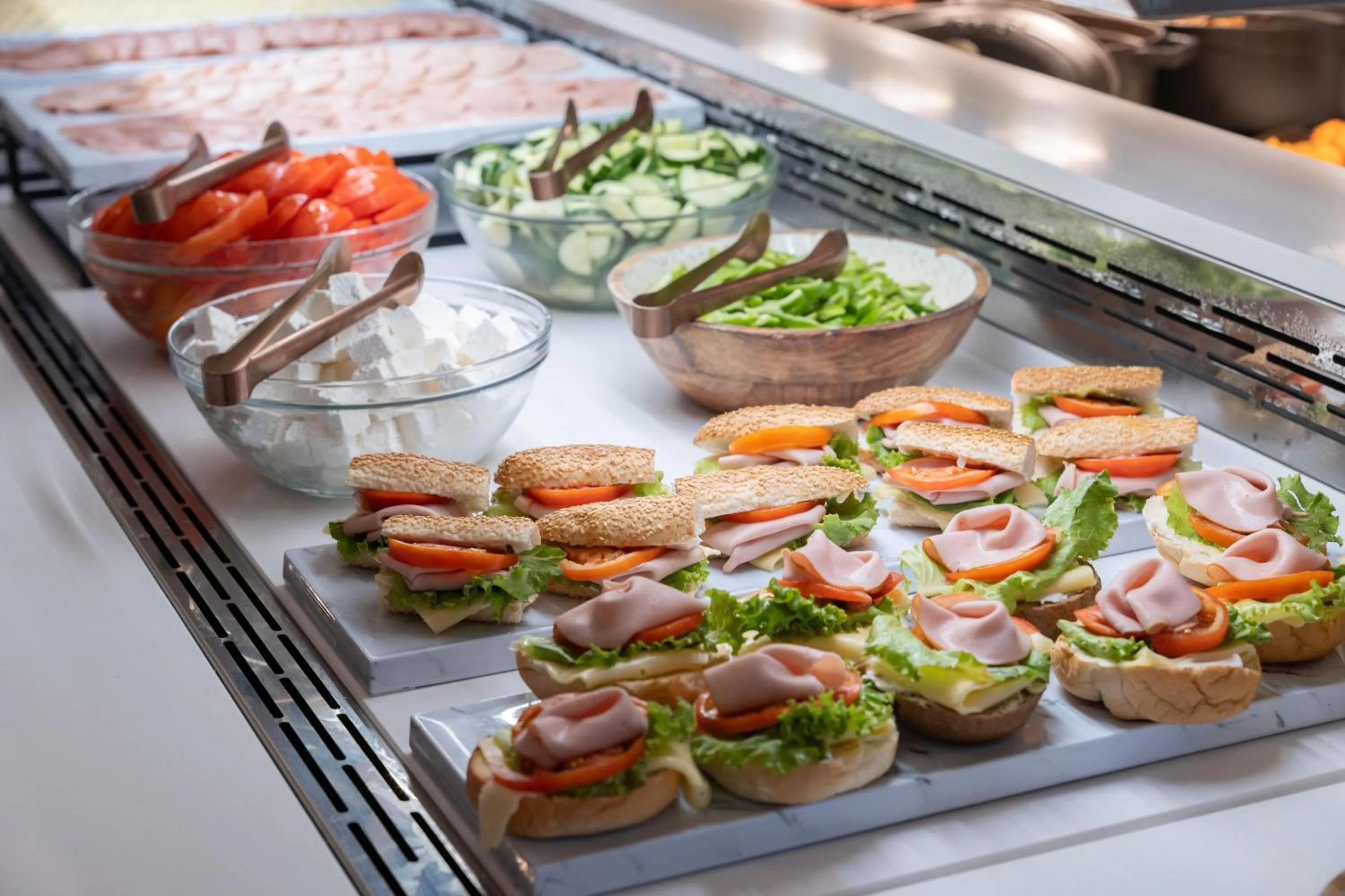 Restaurant/places to eat in Orion Hotel