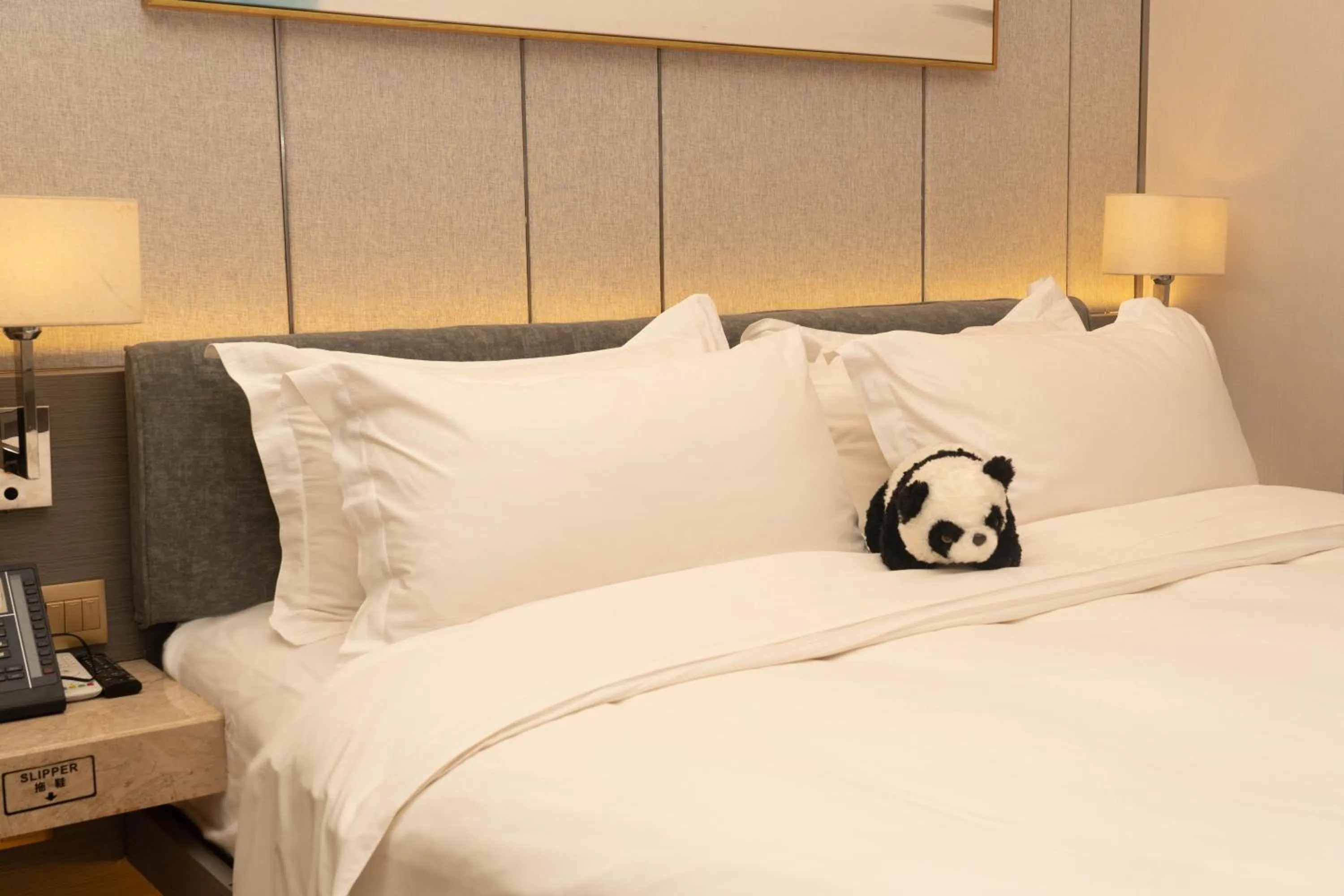 Bed in H-hotel Riverside