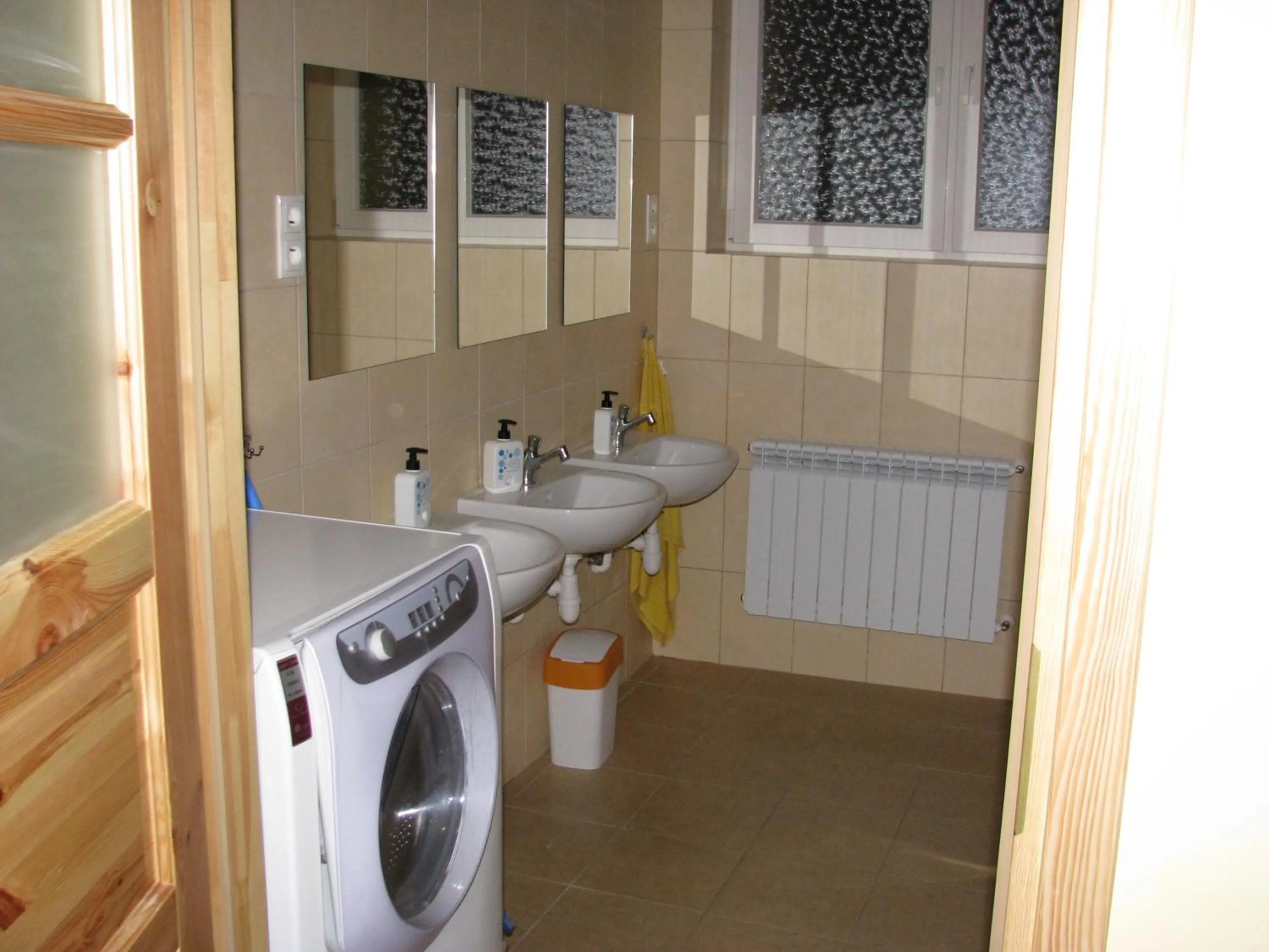 Bathroom in Hostel4u