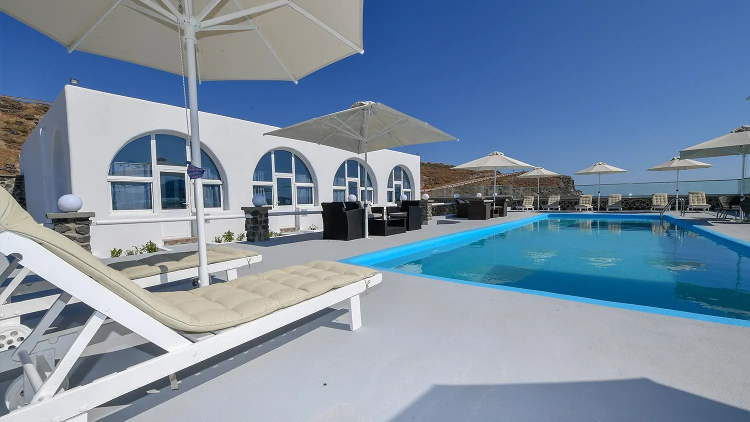 Property building in Thirassia Paradise Suites