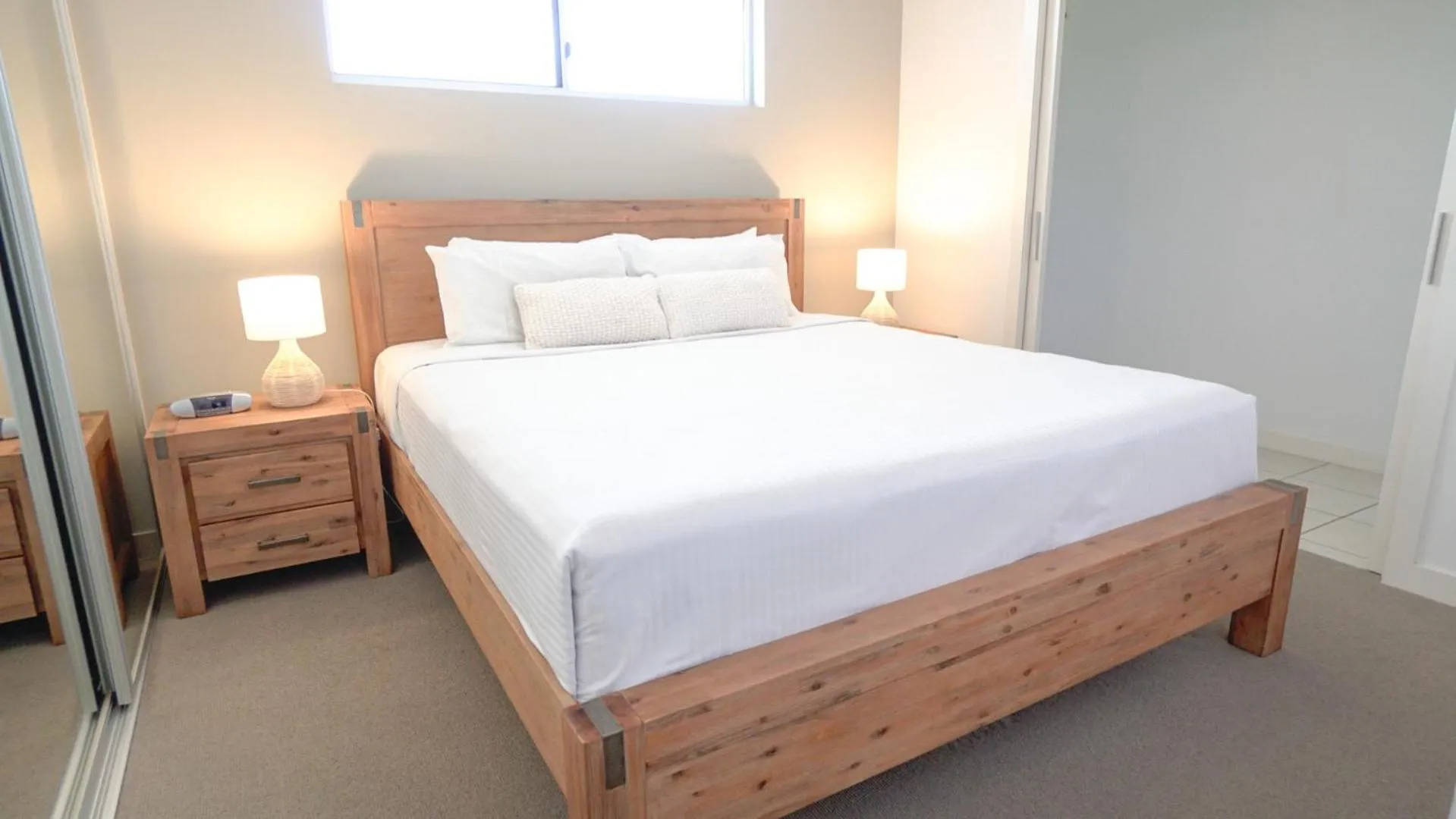 Photo of the whole room, Bed in Horton Apartments