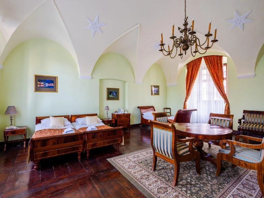 Bed in Zamek w Baranowie Sandomierskim