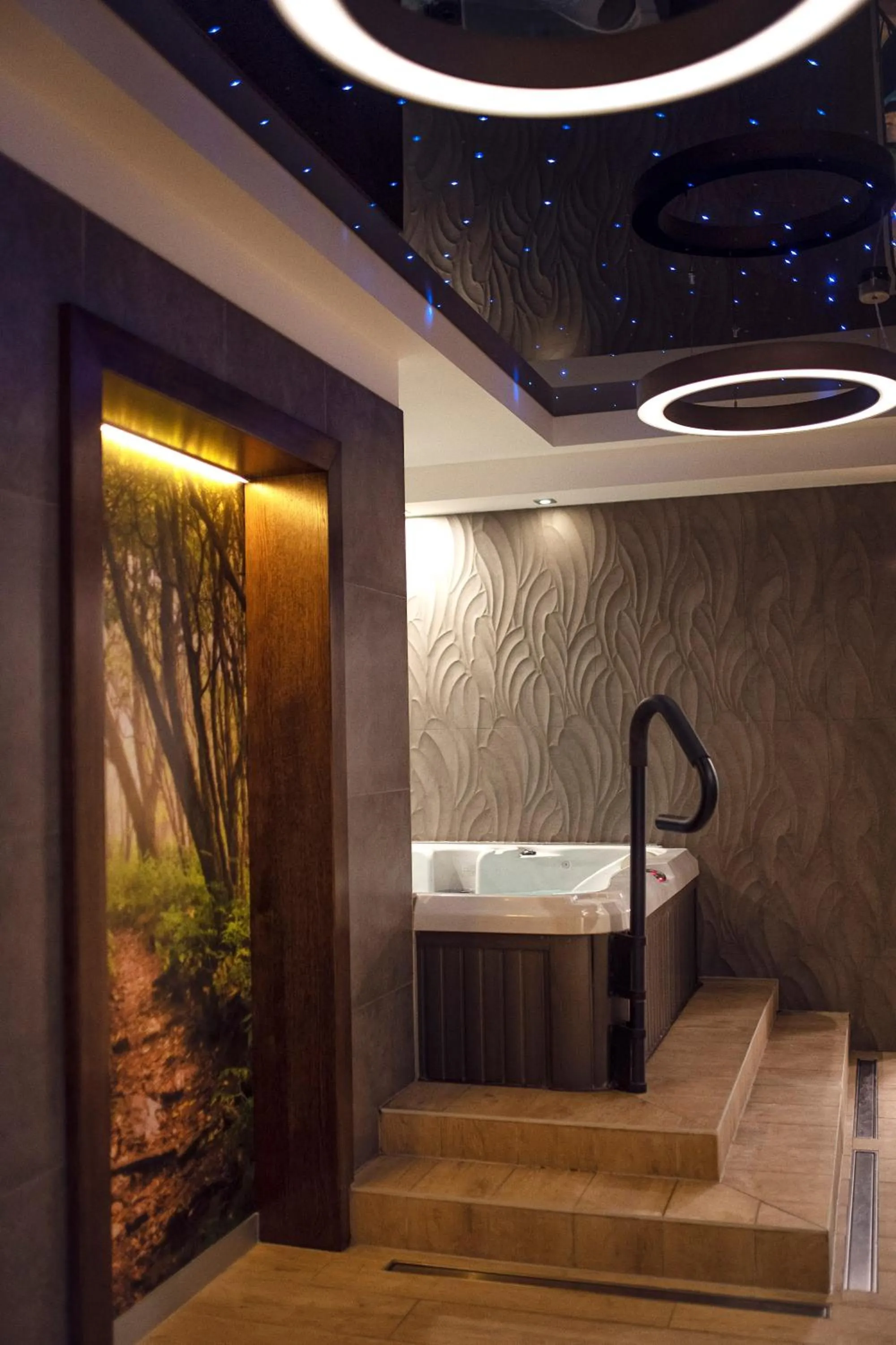 Hot Tub in Zamek w Baranowie Sandomierskim