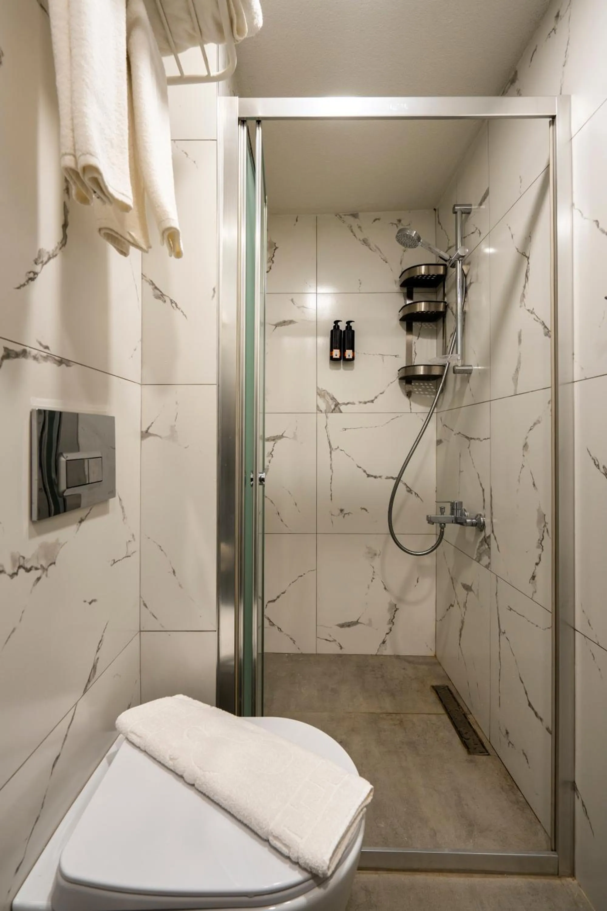 Shower in Daphnis Hotel