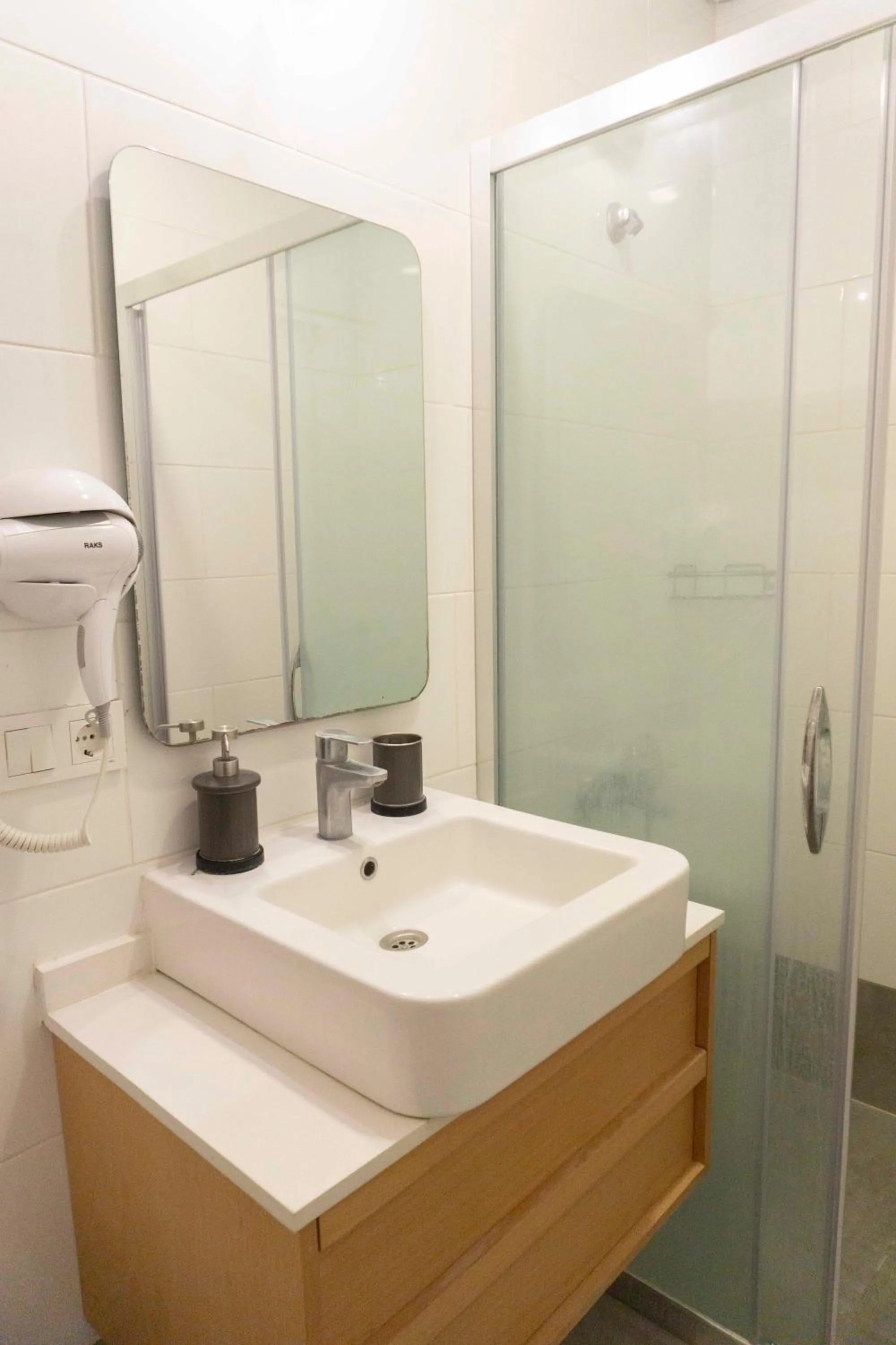 Shower in Daphnis Hotel