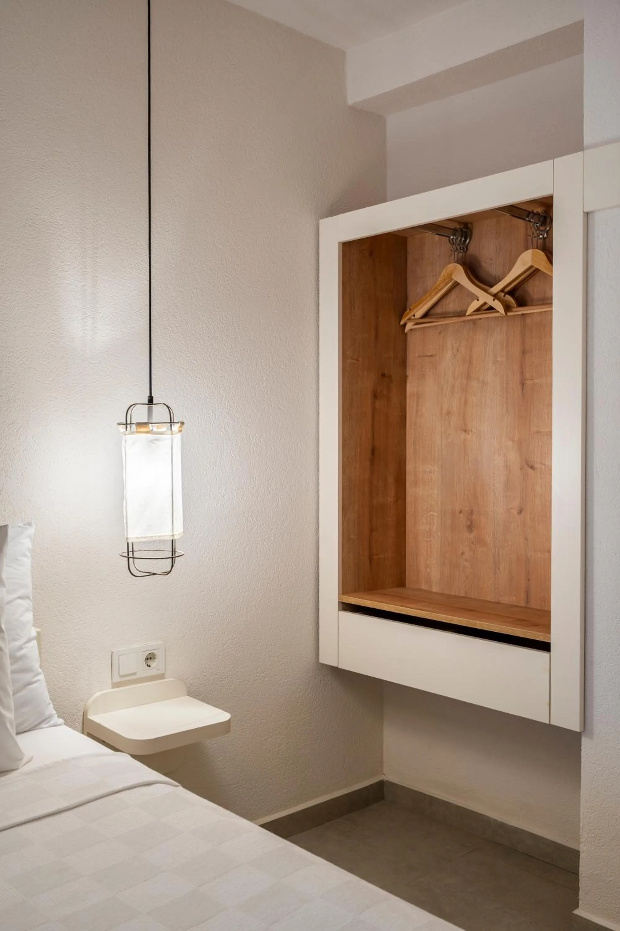 wardrobe, Bed in Daphnis Hotel