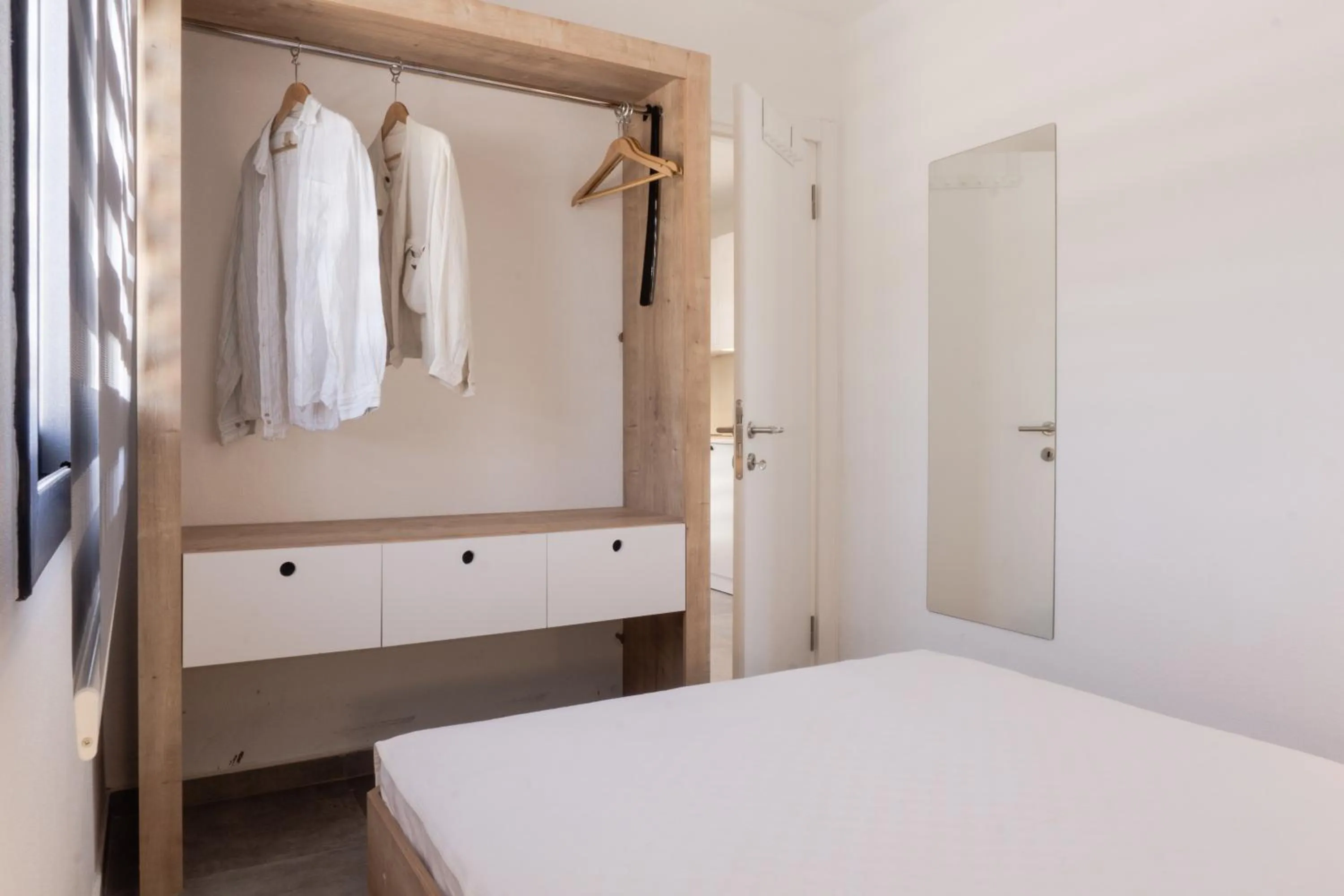 wardrobe, Bed in Daphnis Hotel