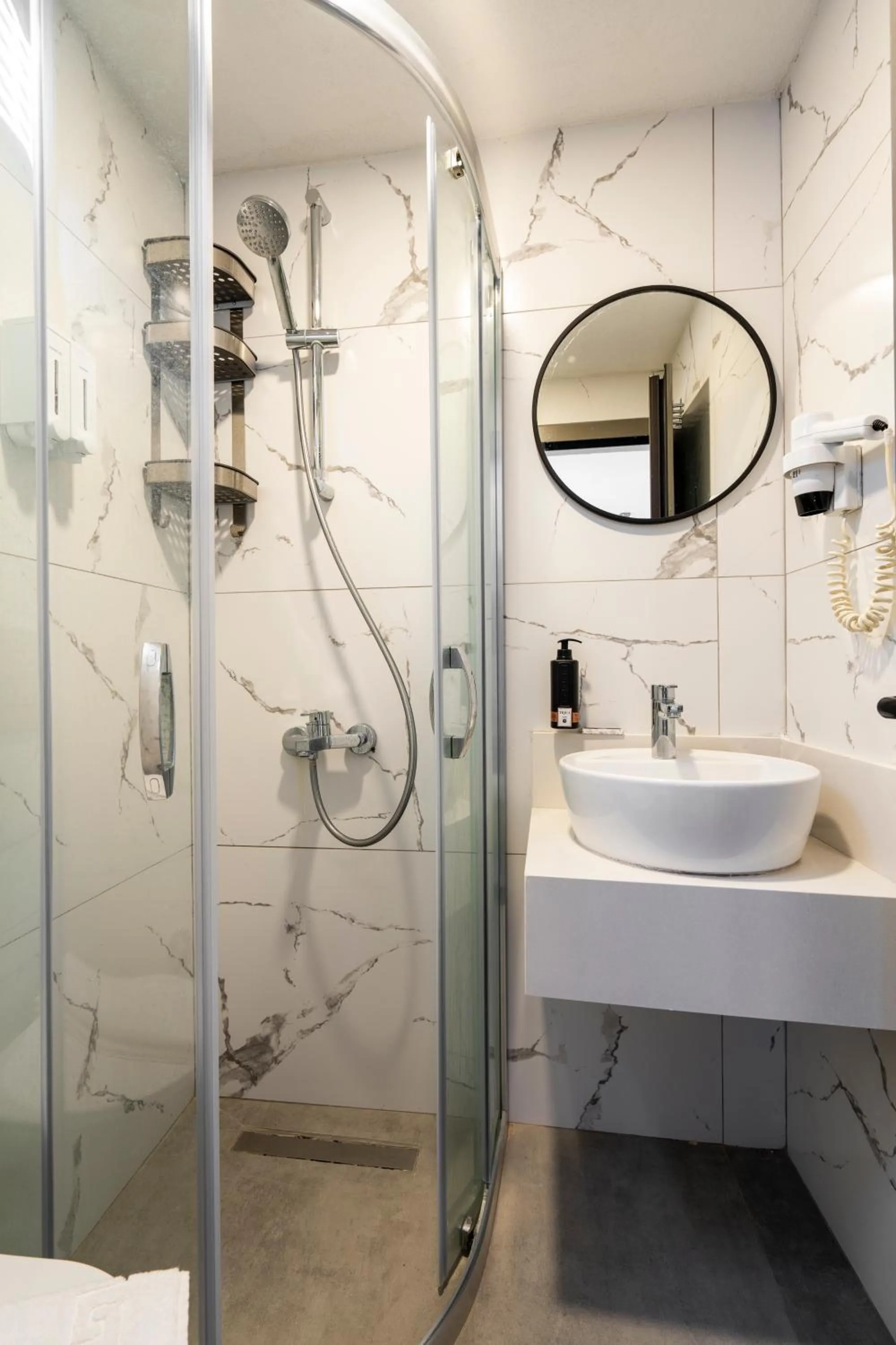 Bathroom in Daphnis Hotel