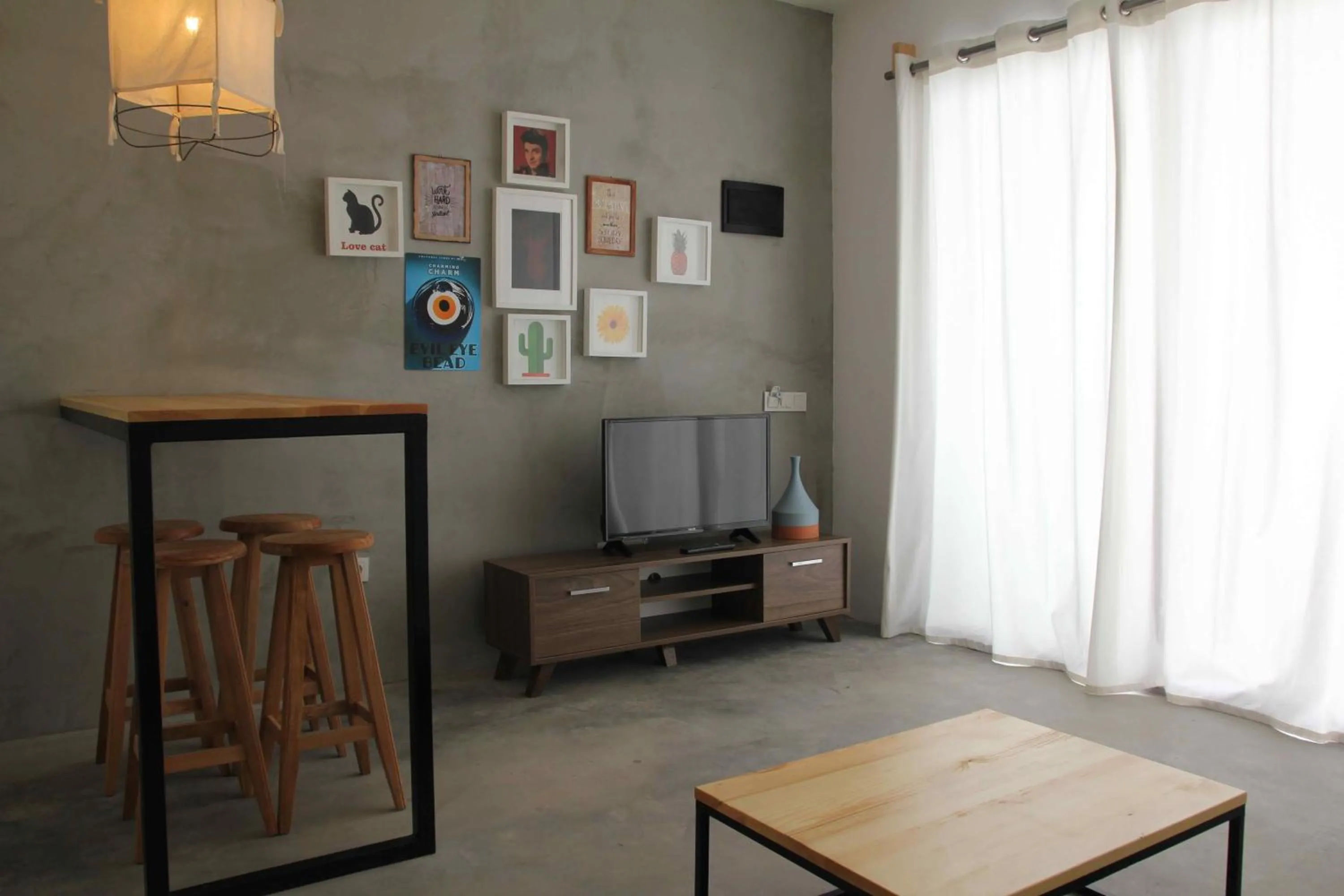 TV and multimedia in Daphnis Hotel