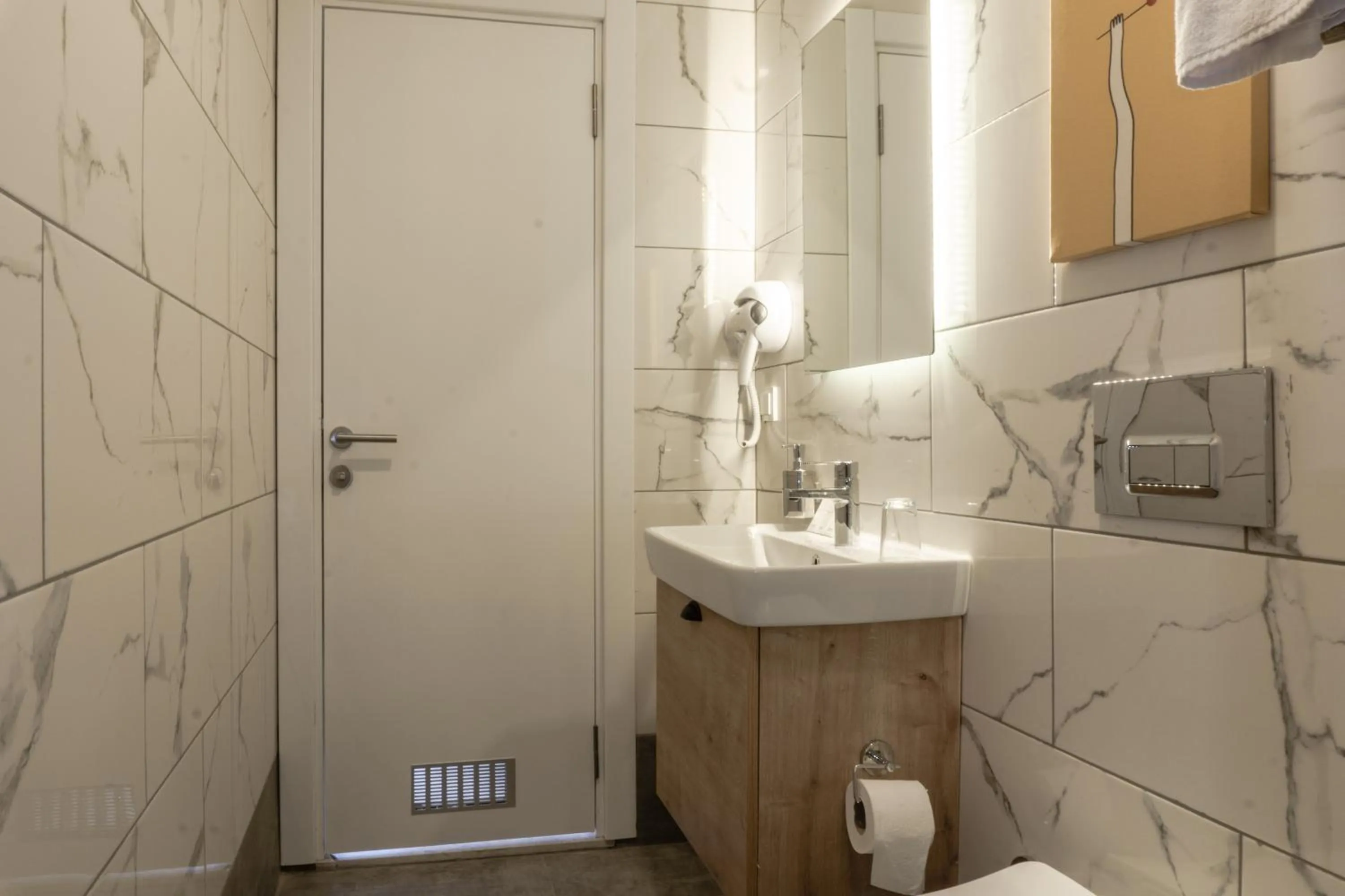 Bathroom in Daphnis Hotel