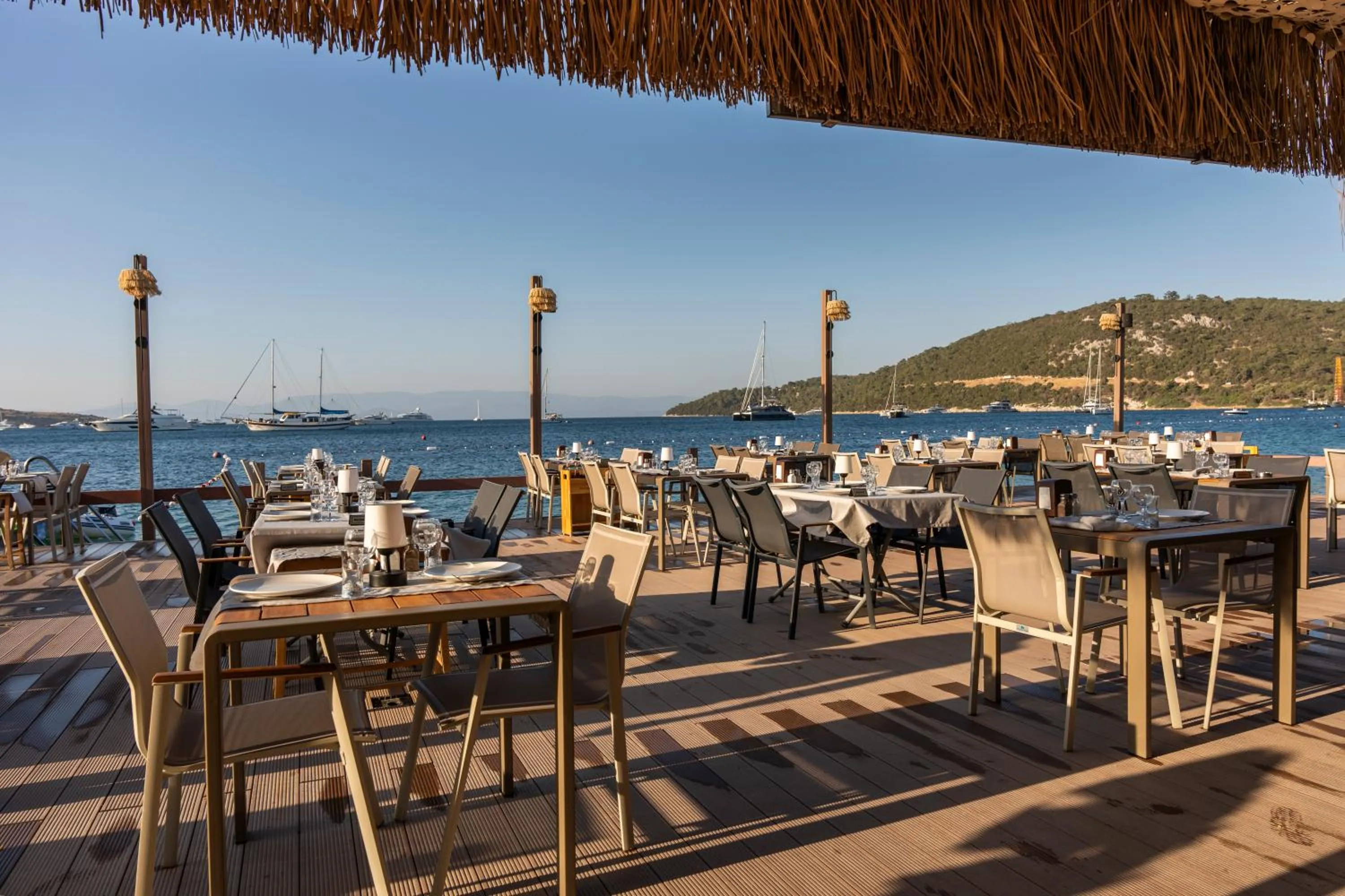 Restaurant/places to eat in Daphnis Hotel