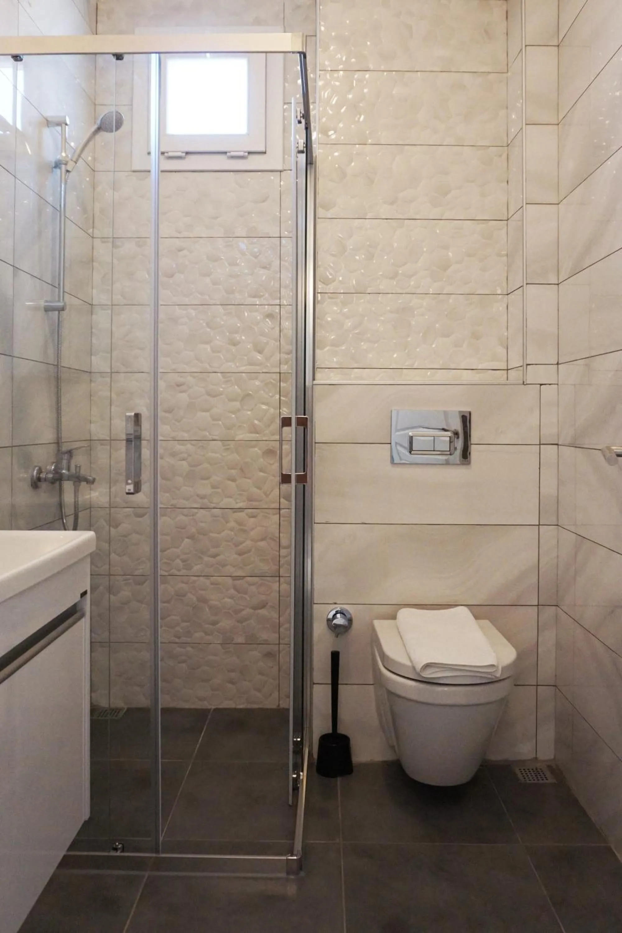 Shower in Daphnis Hotel