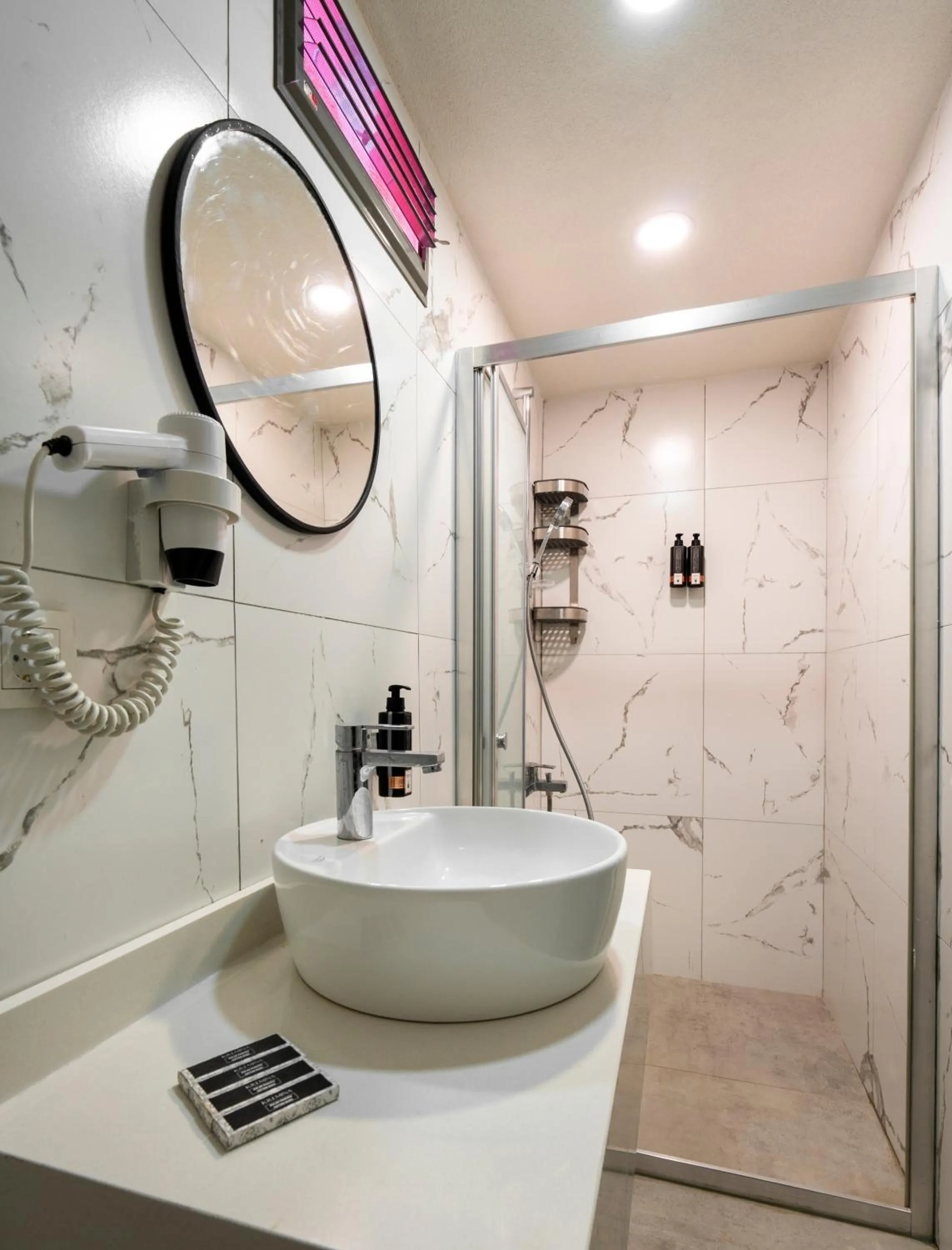 Bathroom in Daphnis Hotel