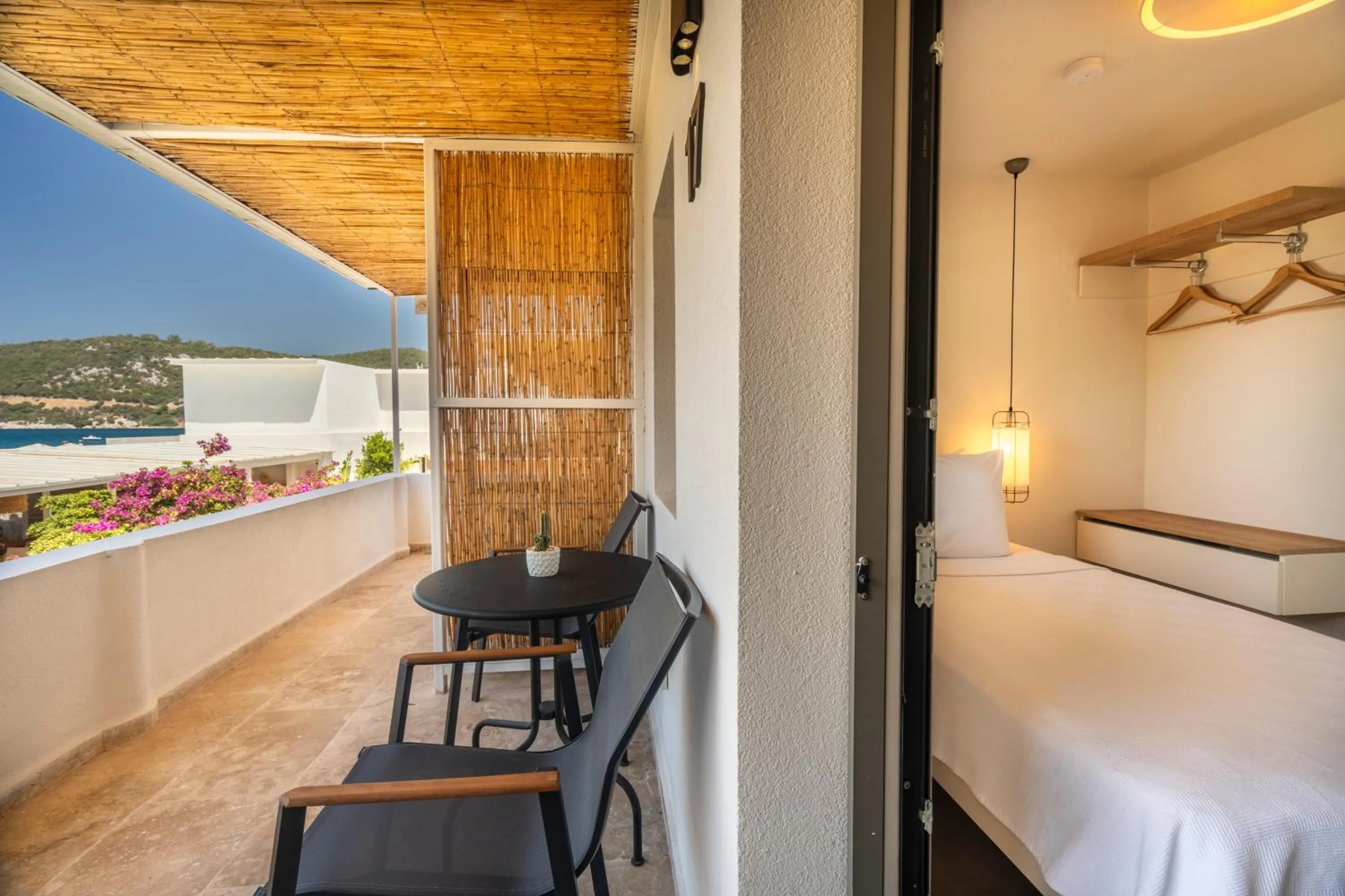 Balcony/Terrace, Bed in Daphnis Hotel