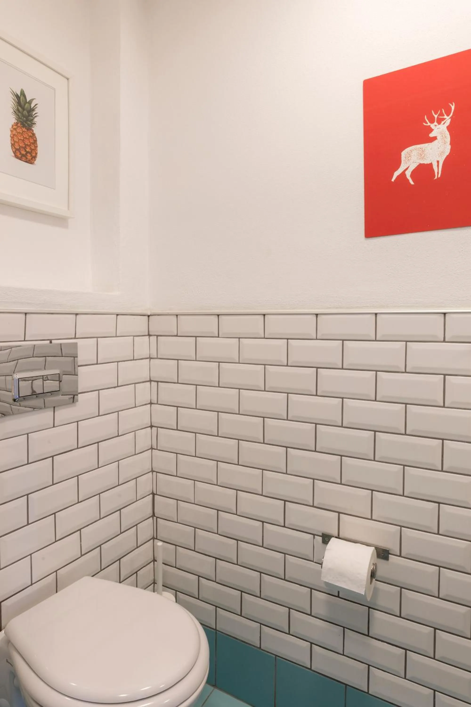 Toilet in Daphnis Hotel