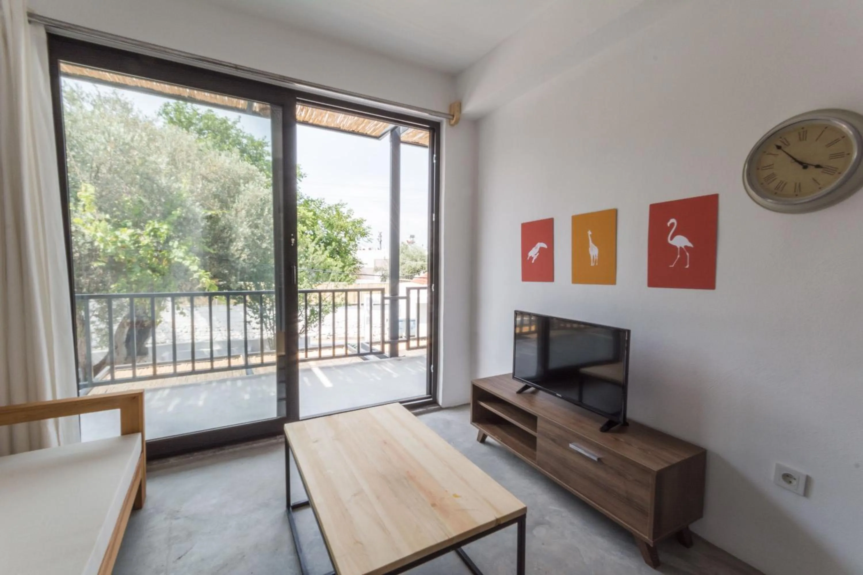 TV and multimedia in Daphnis Hotel