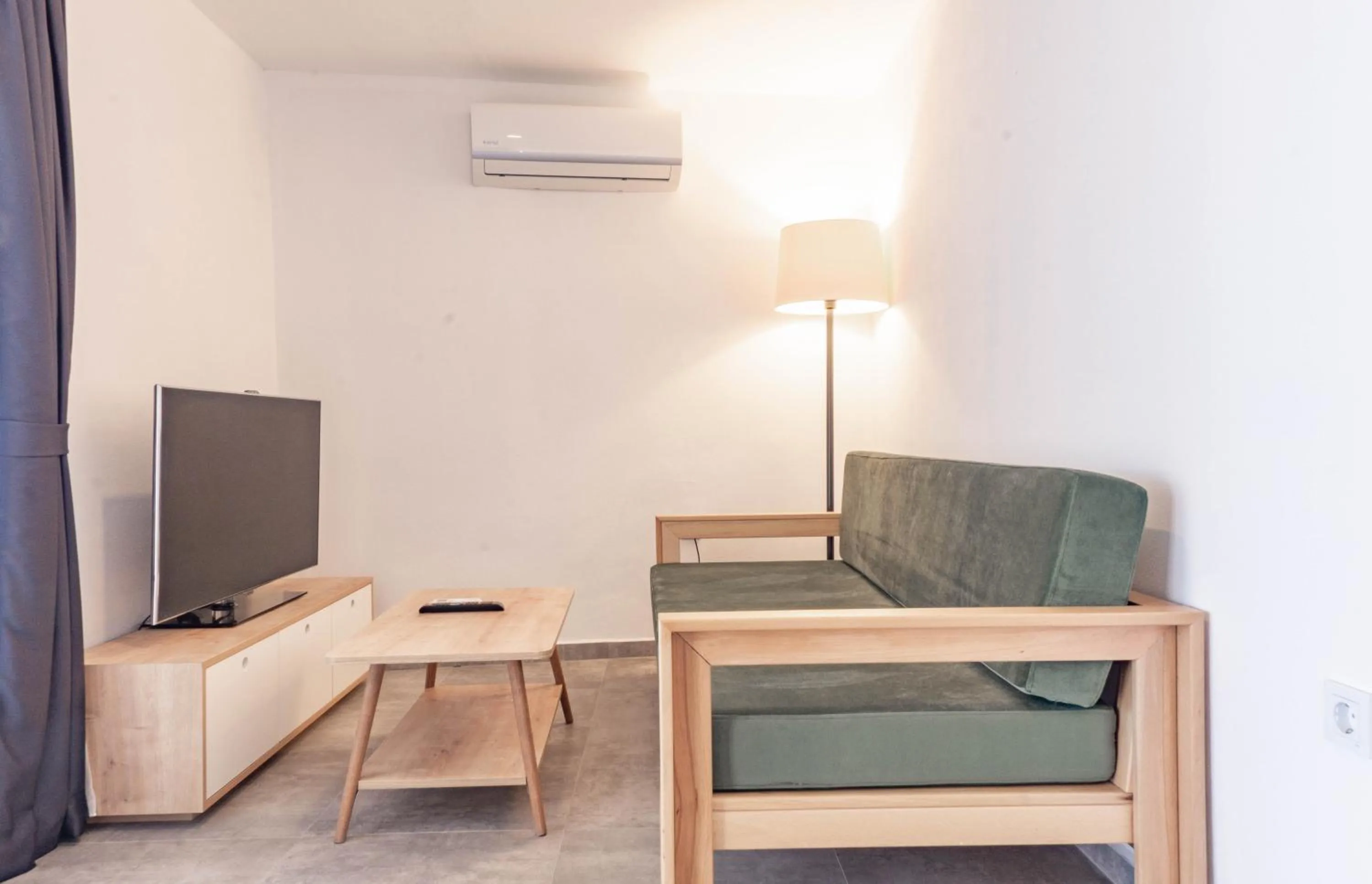 Living room in Daphnis Hotel