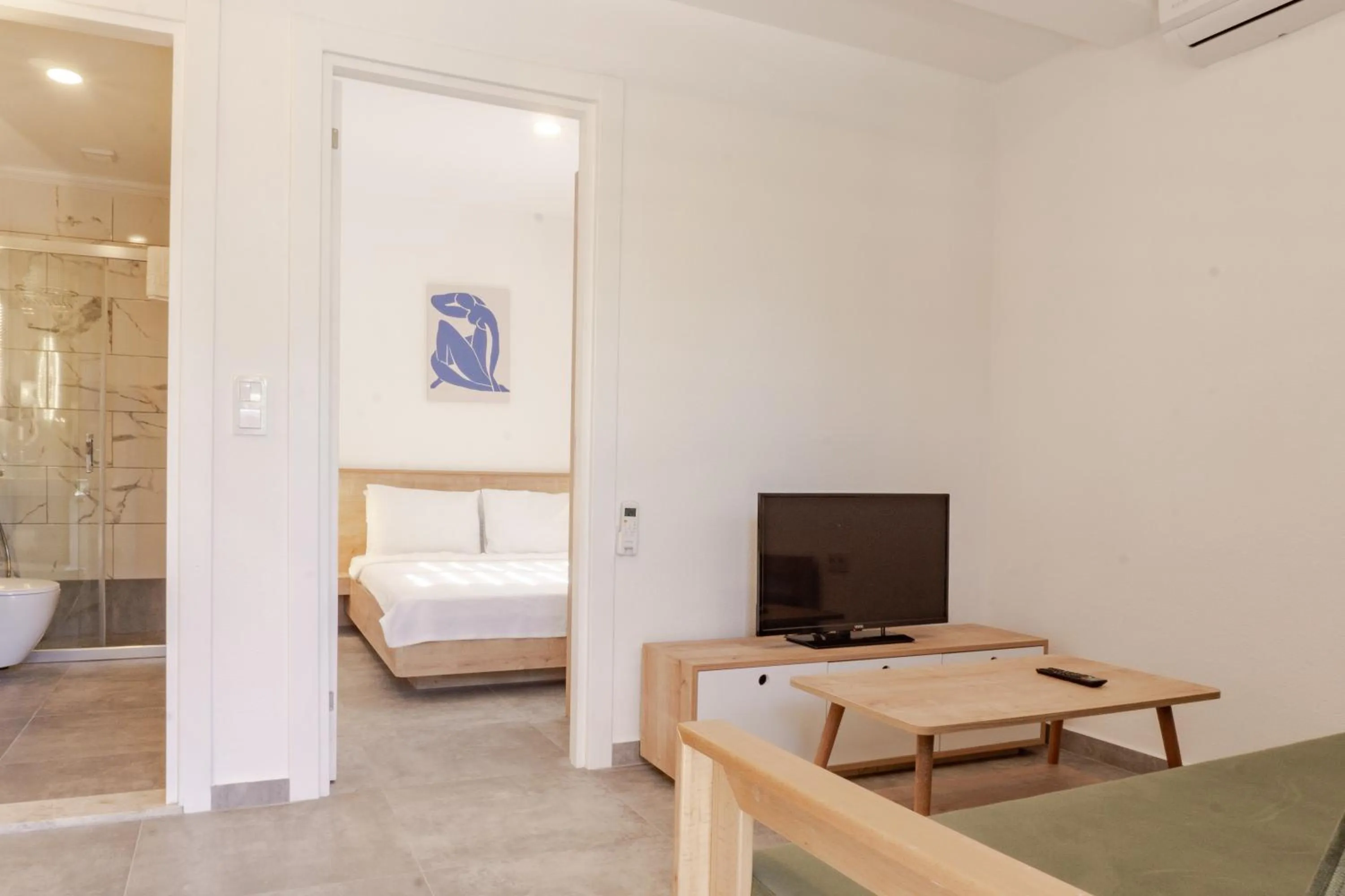 Photo of the whole room, Bed in Daphnis Hotel