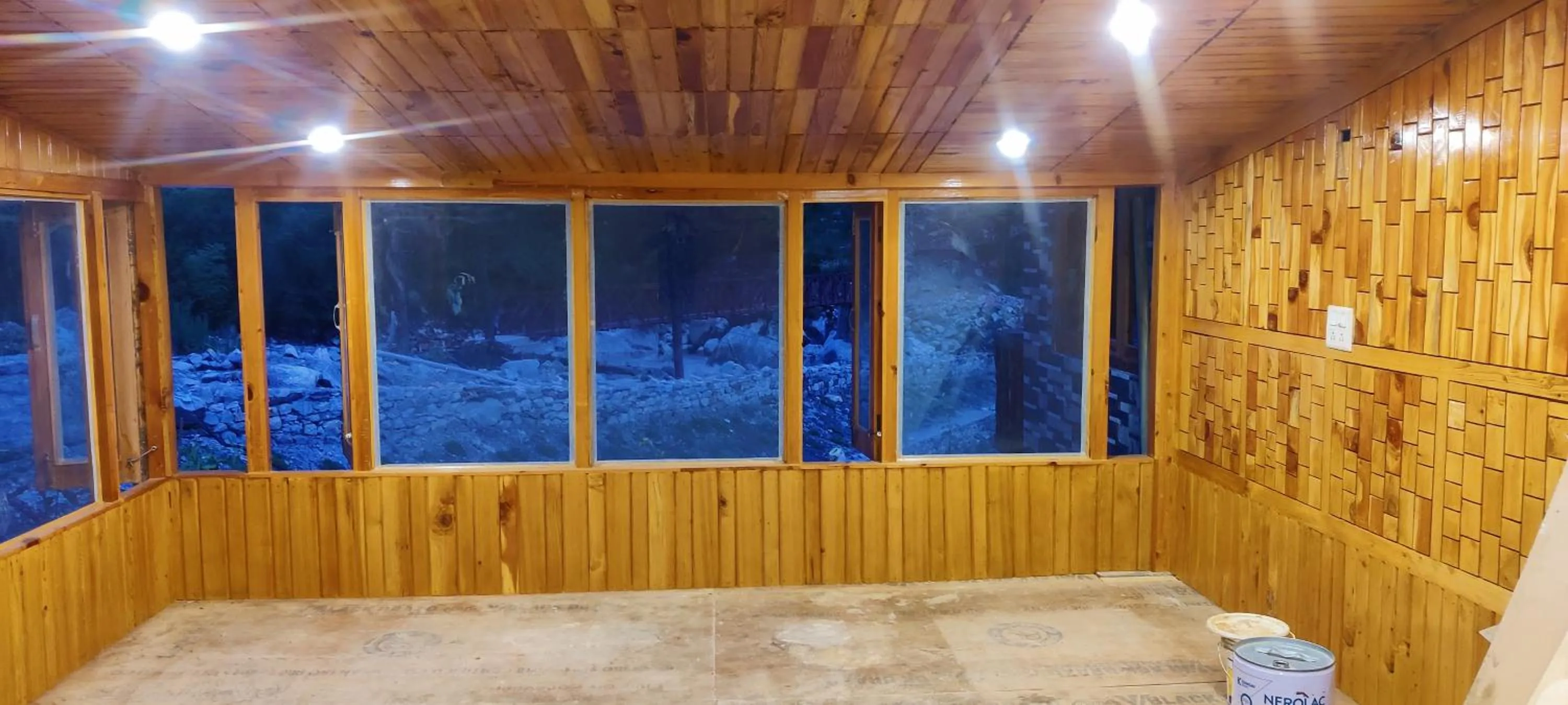 Seating area in Flipsyde Retreat