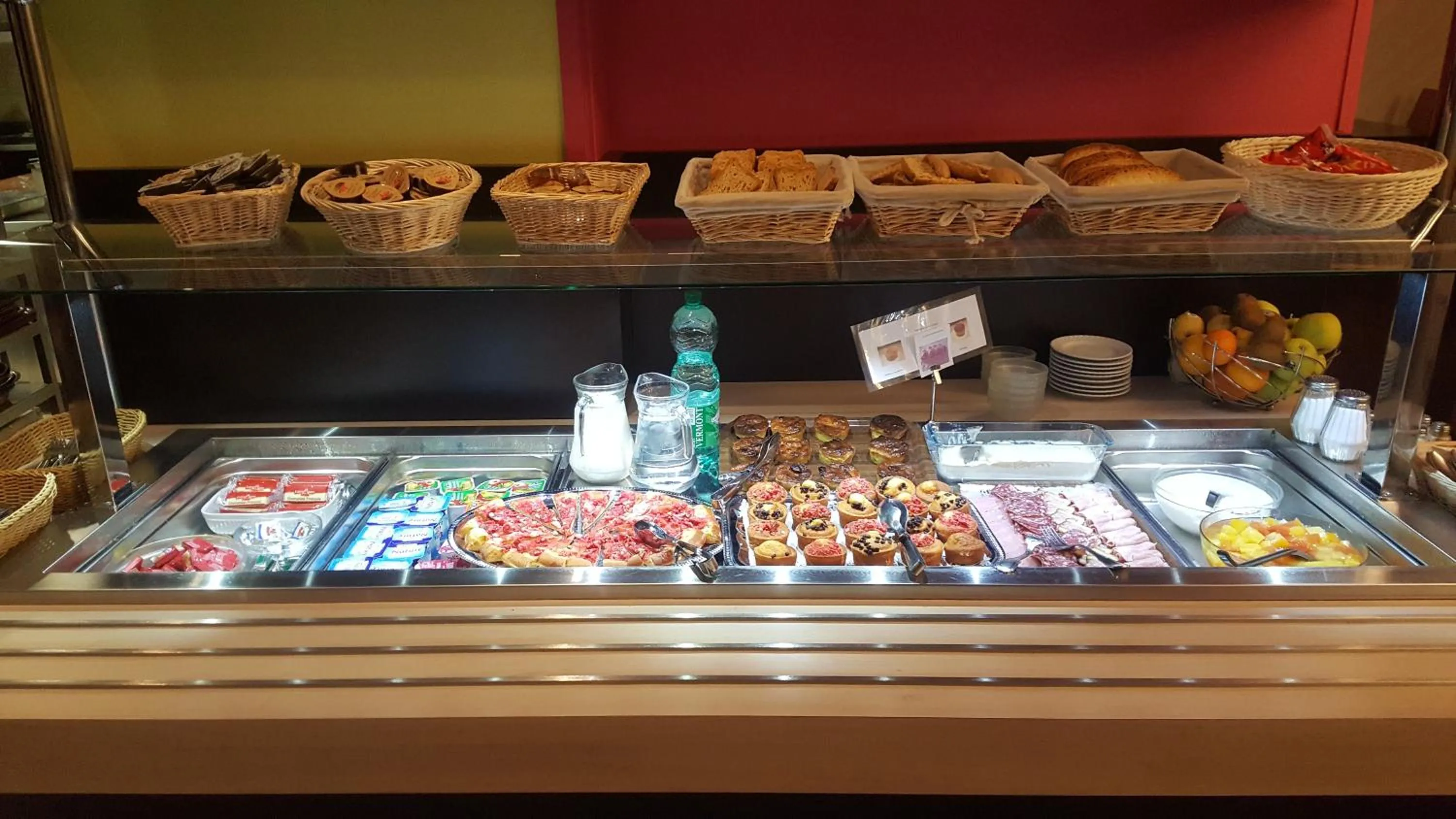 Breakfast, Food in Kyriad Bourg En Bresse